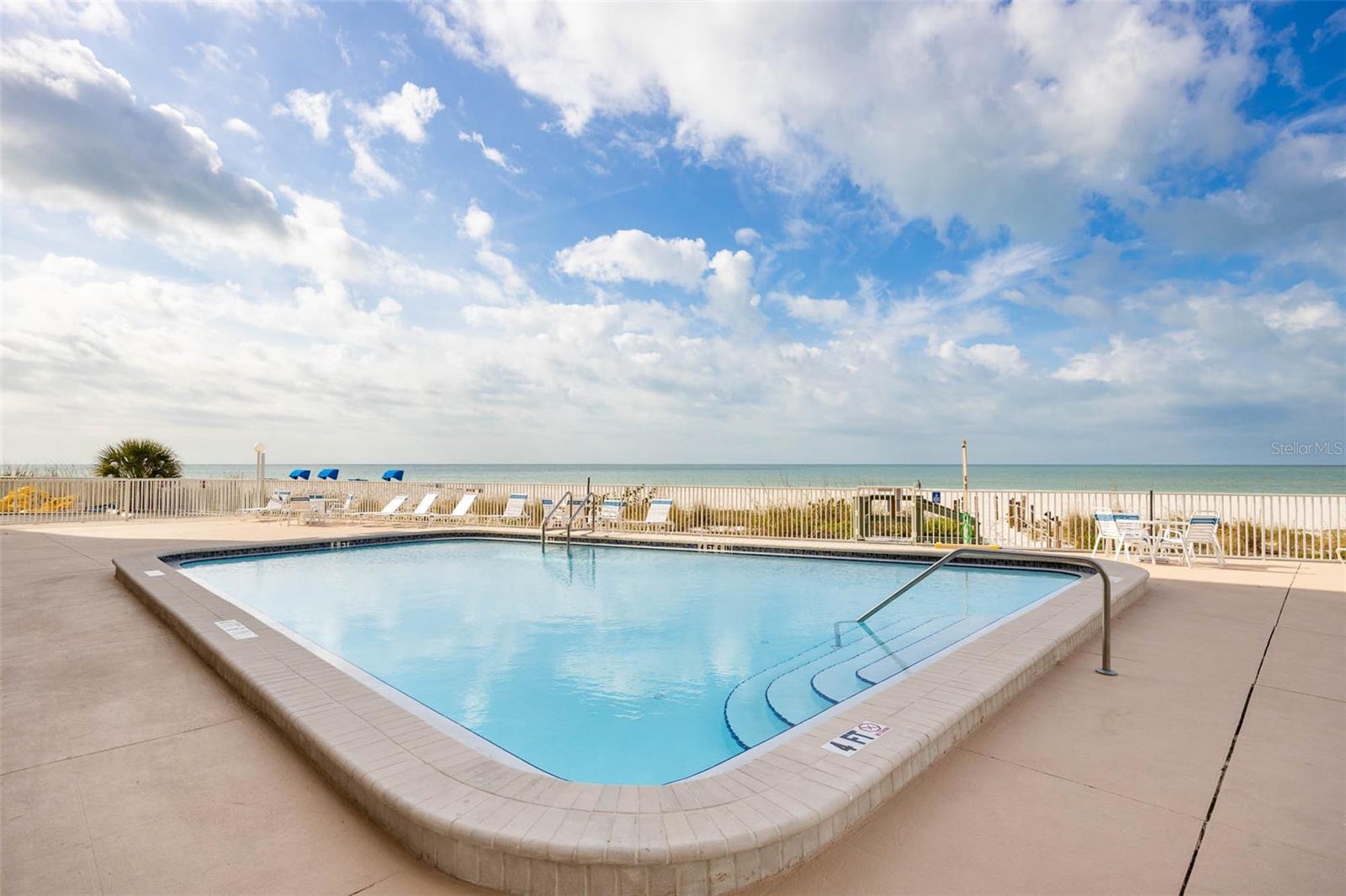 Image 24 of 30 For 19450 Gulf Boulevard 705