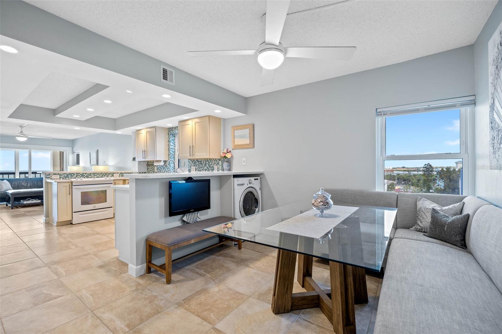 Image 5 of 30 For 19450 Gulf Boulevard 705