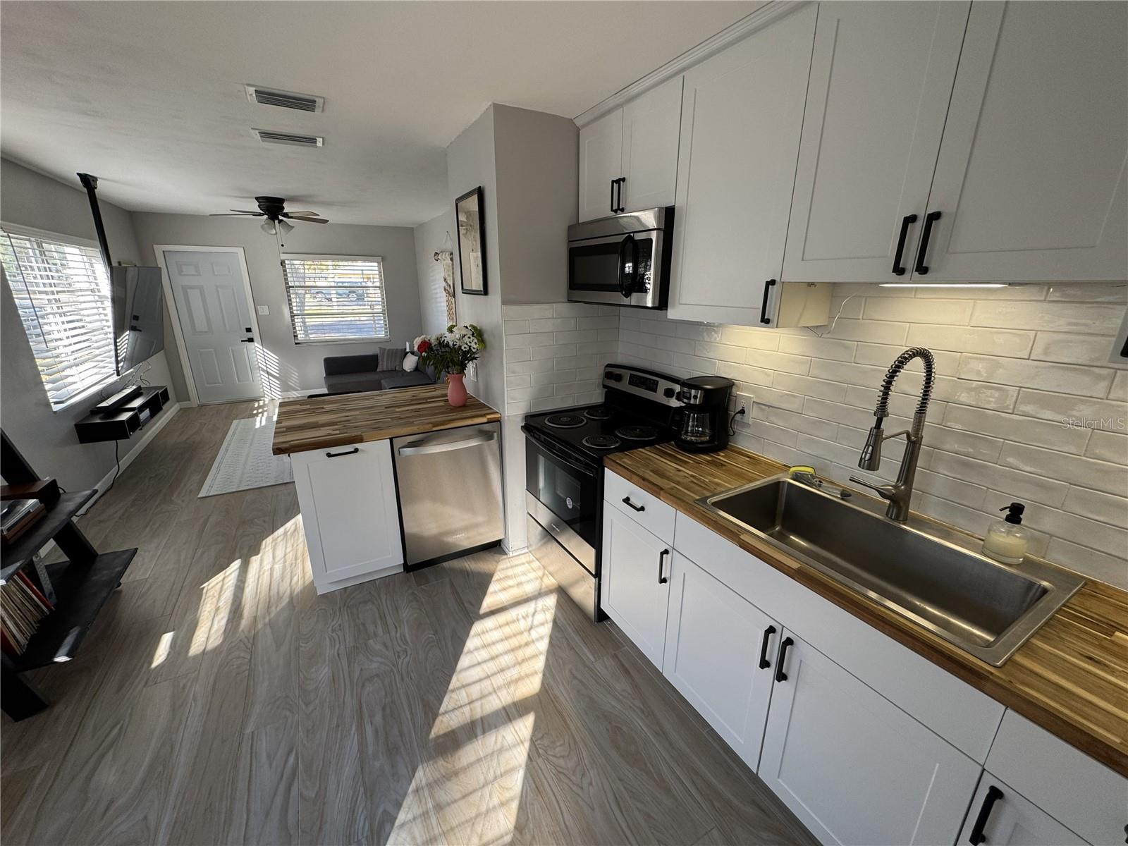 Image 4 of 24 For 1863 Pasadena Drive