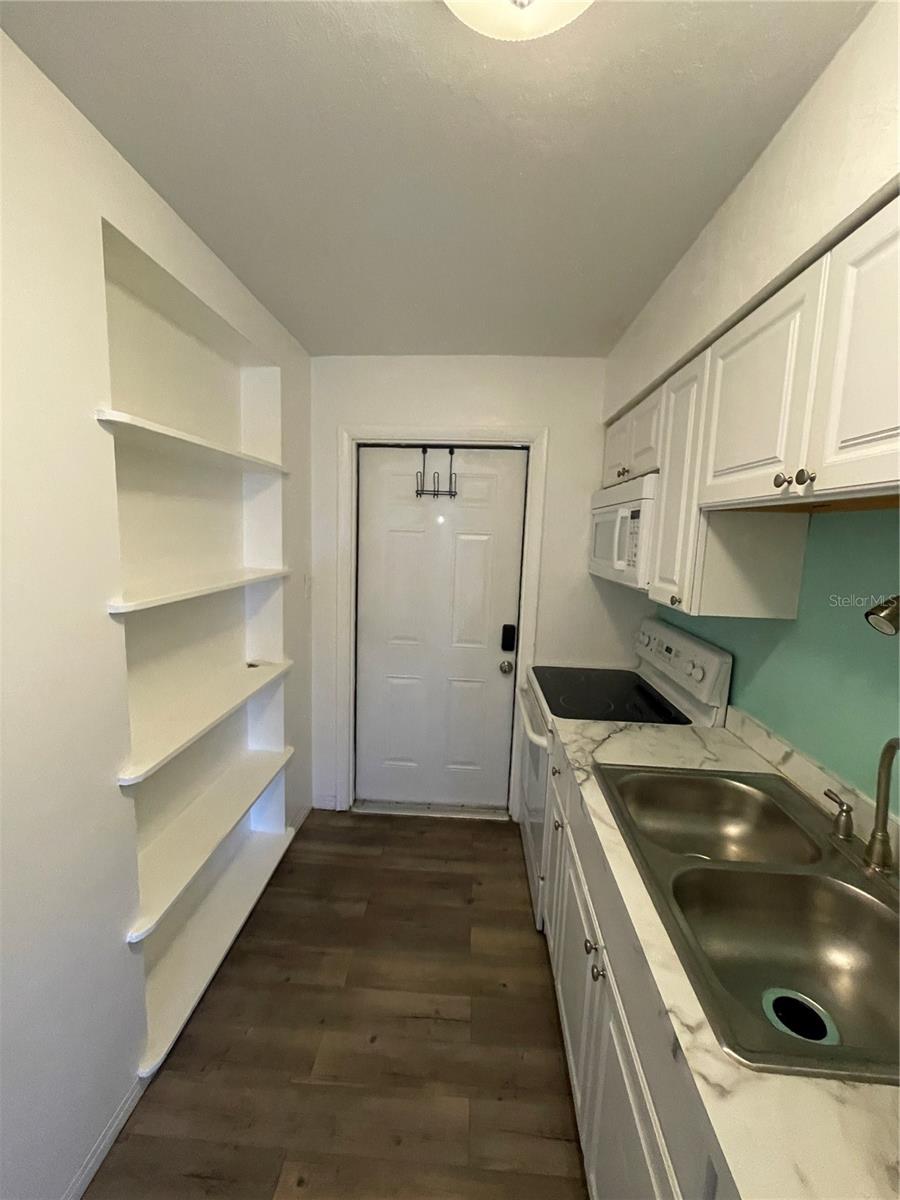 Image 4 of 13 For 4250 37th Street S 2