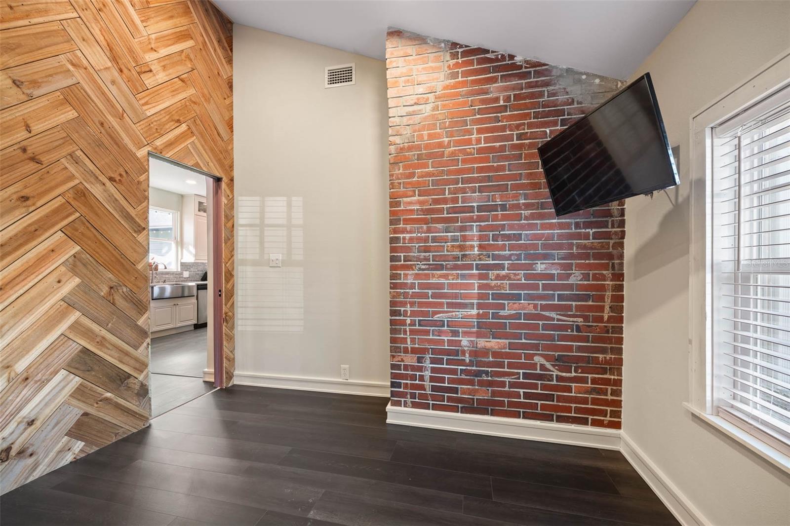 Image 17 of 46 For 3510 Leona Street