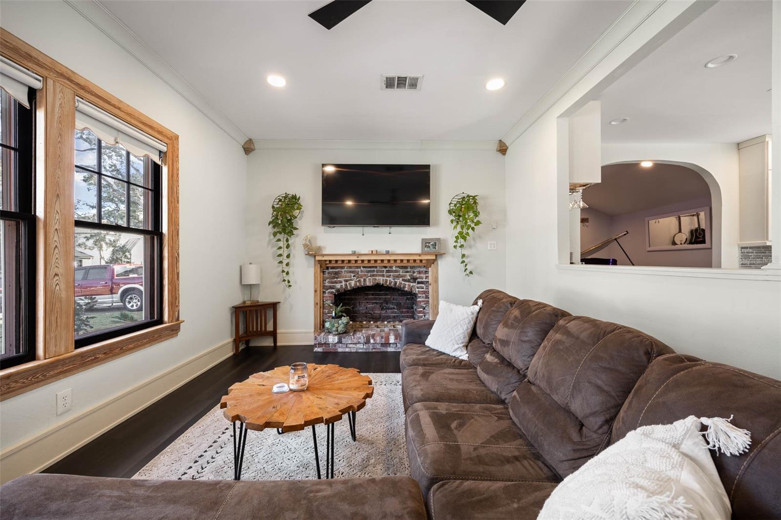 Image 6 of 46 For 3510 Leona Street