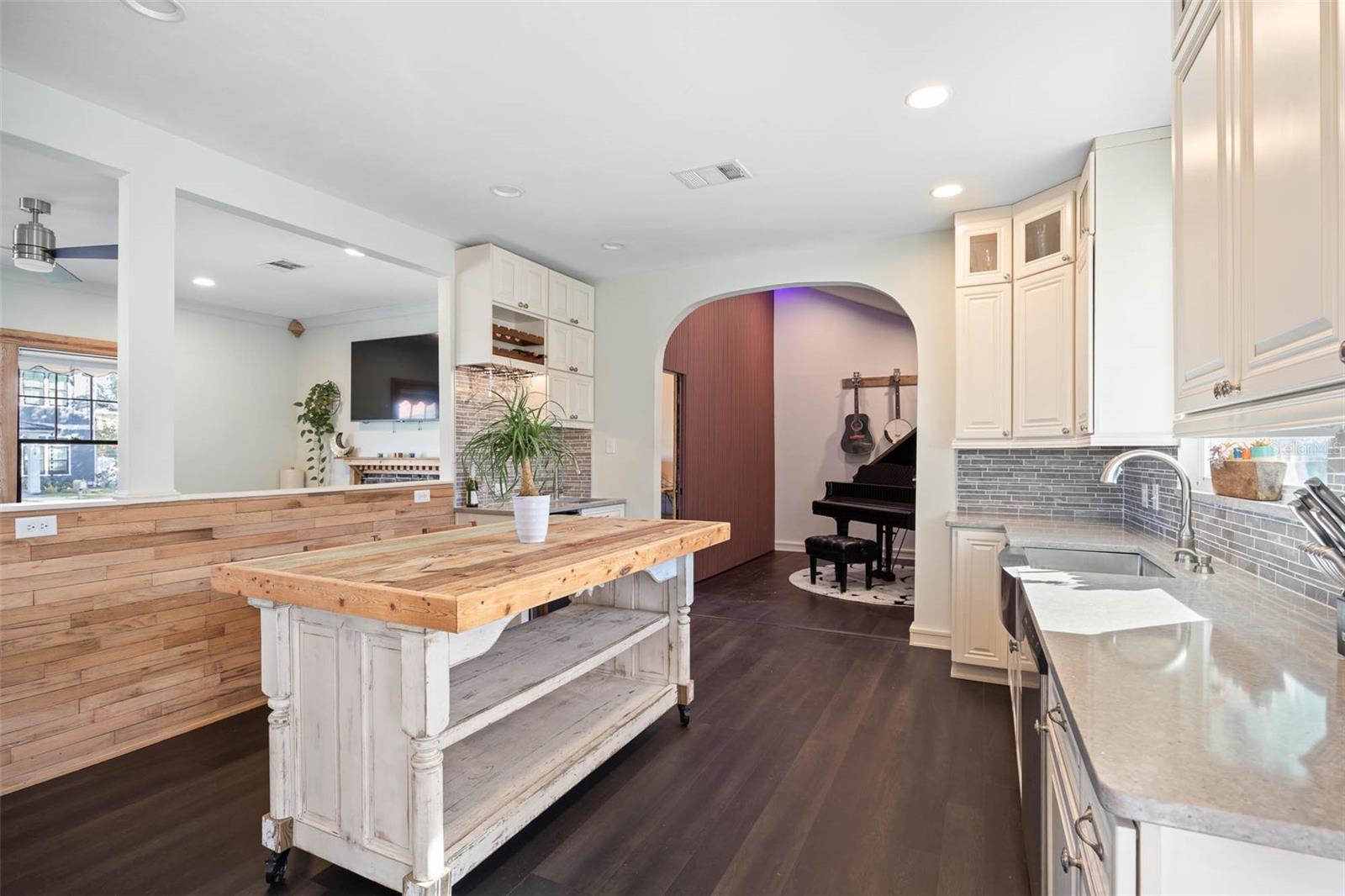 Image 9 of 46 For 3510 Leona Street