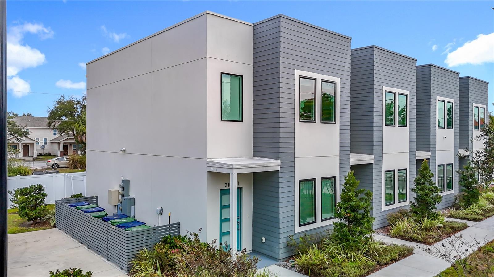 Image 2 of 61 For 2108 22nd Avenue 1