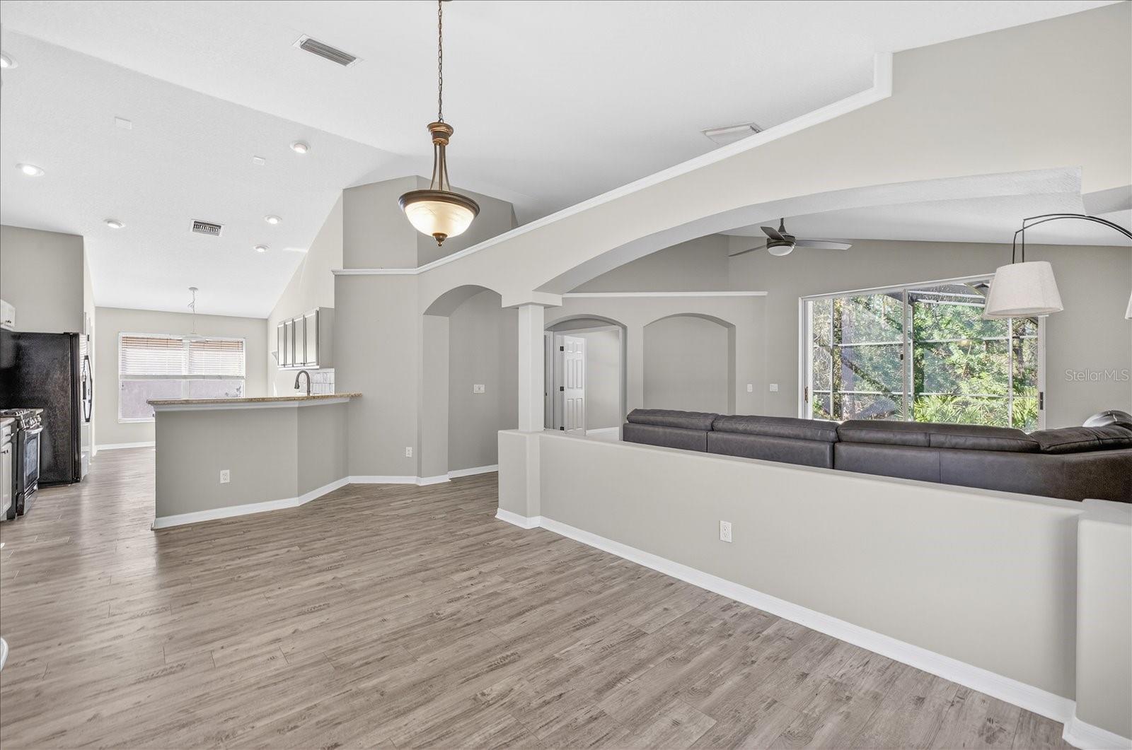 Image 22 of 43 For 12705 Westwood Lakes Boulevard