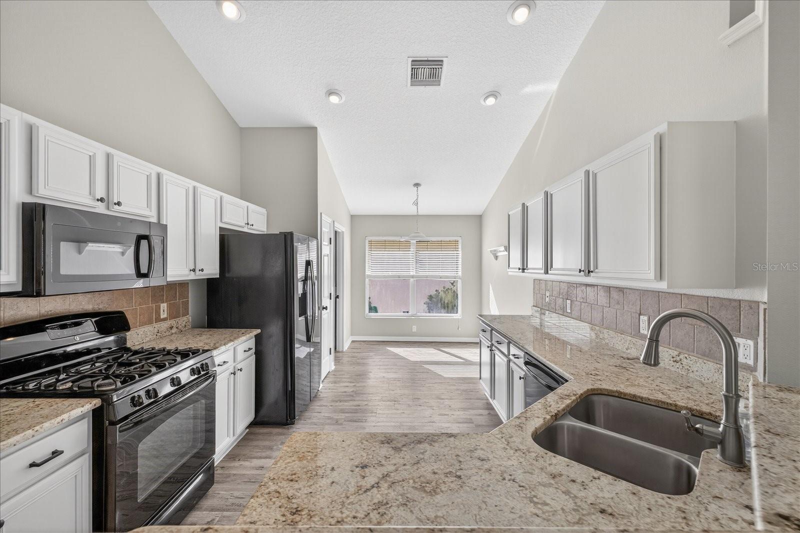 Image 23 of 43 For 12705 Westwood Lakes Boulevard