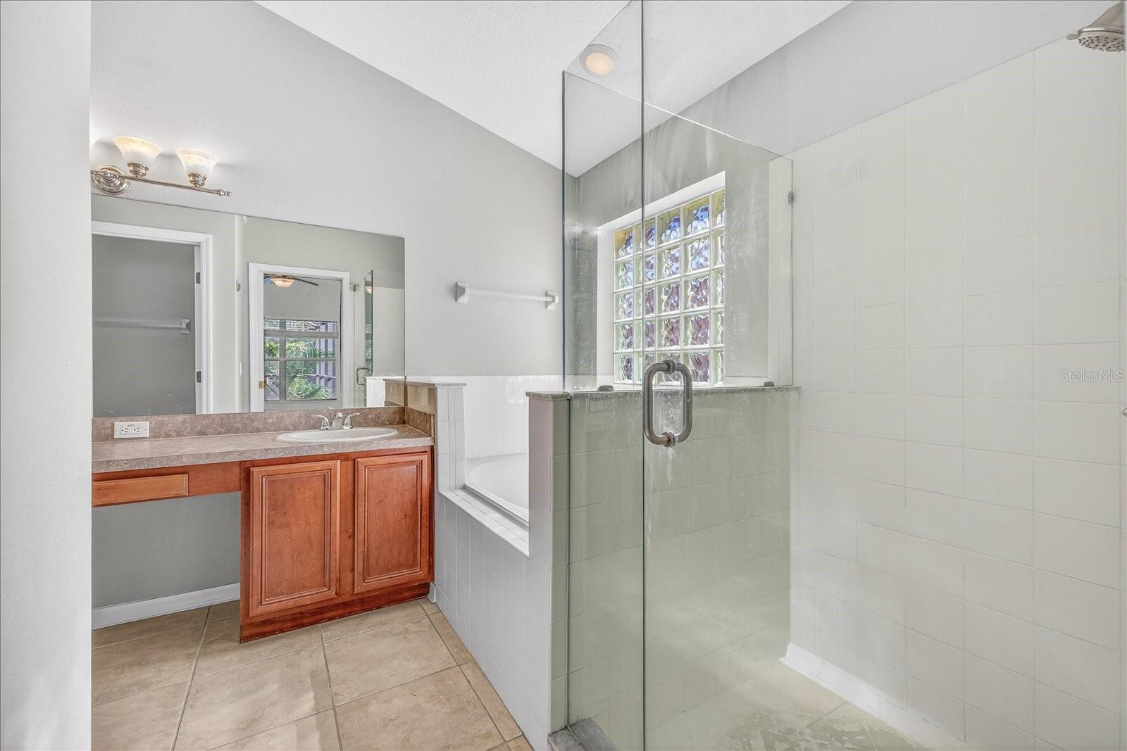 Image 35 of 43 For 12705 Westwood Lakes Boulevard