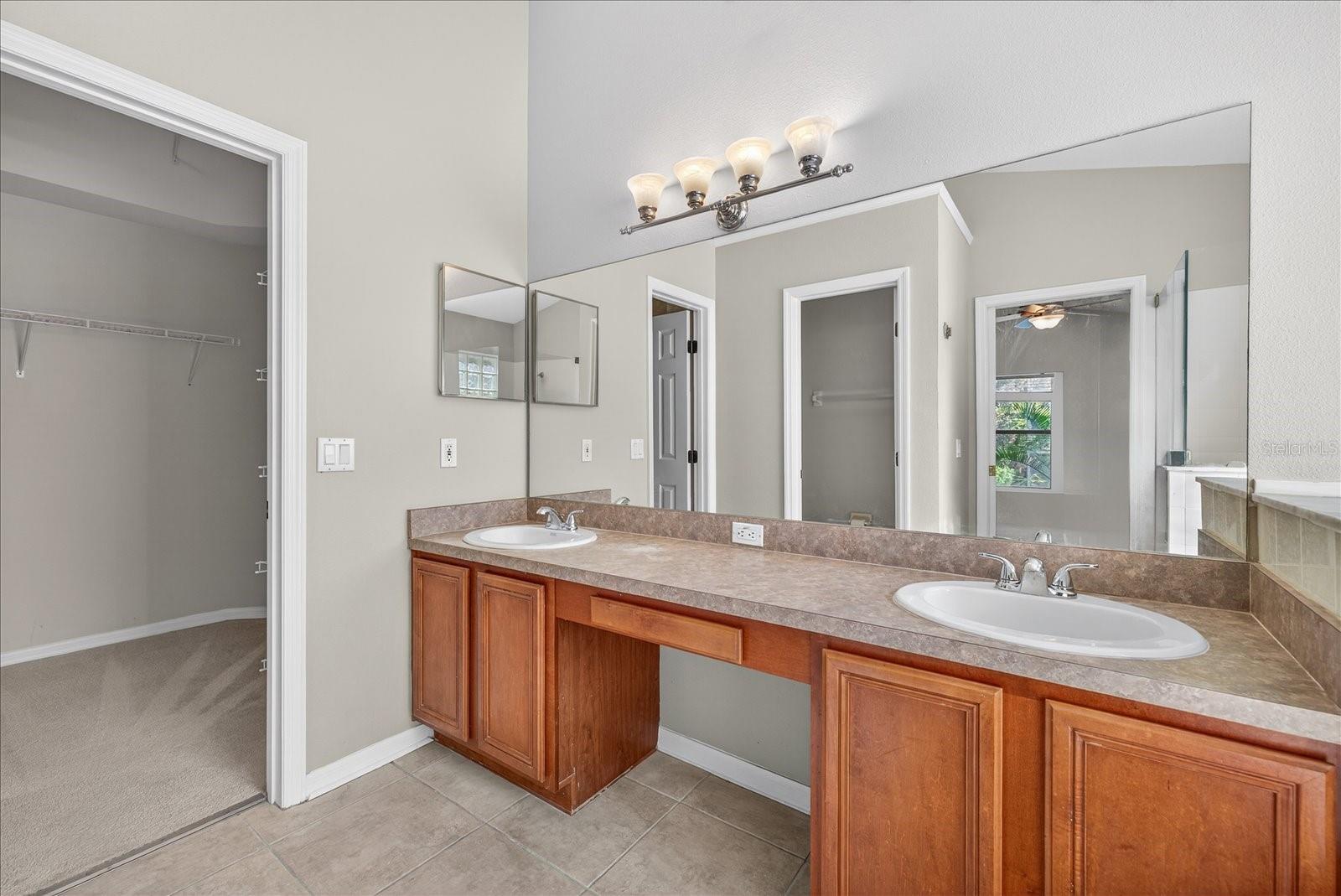 Image 36 of 43 For 12705 Westwood Lakes Boulevard