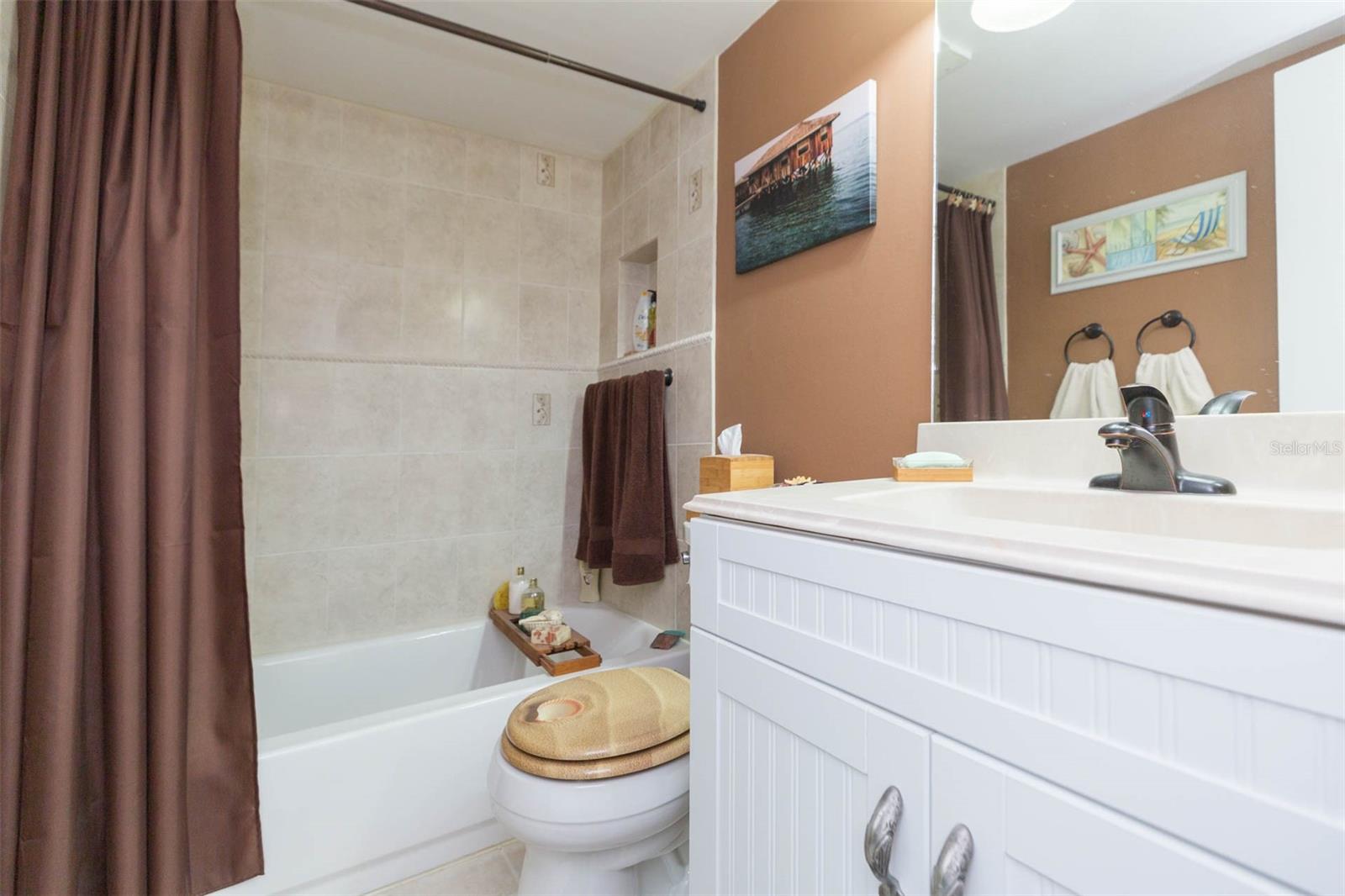 Image 16 of 38 For 5633 Puerta Del Sol Boulevard S 208