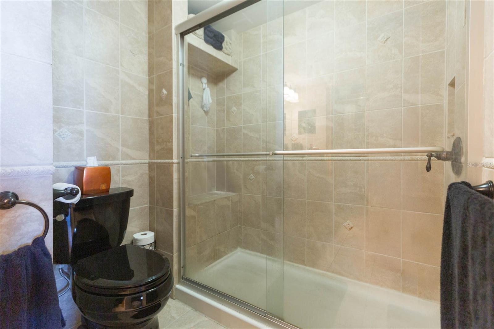 Image 20 of 38 For 5633 Puerta Del Sol Boulevard S 208