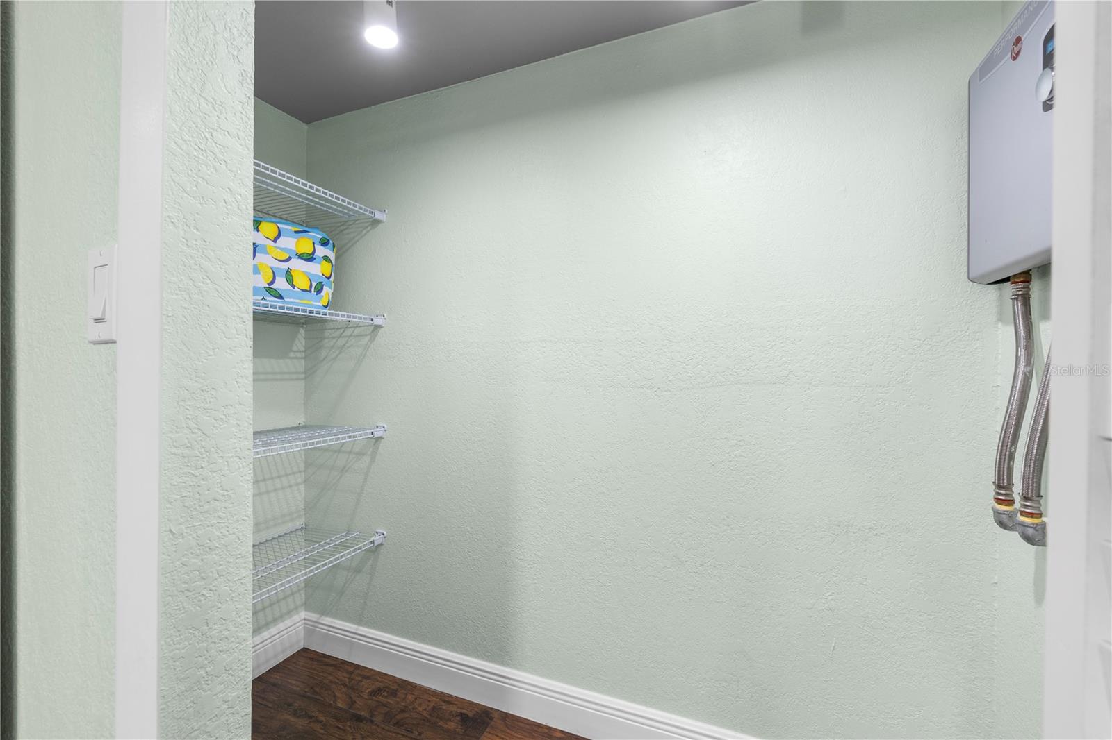 Image 19 of 58 For 8606 Palm Lane