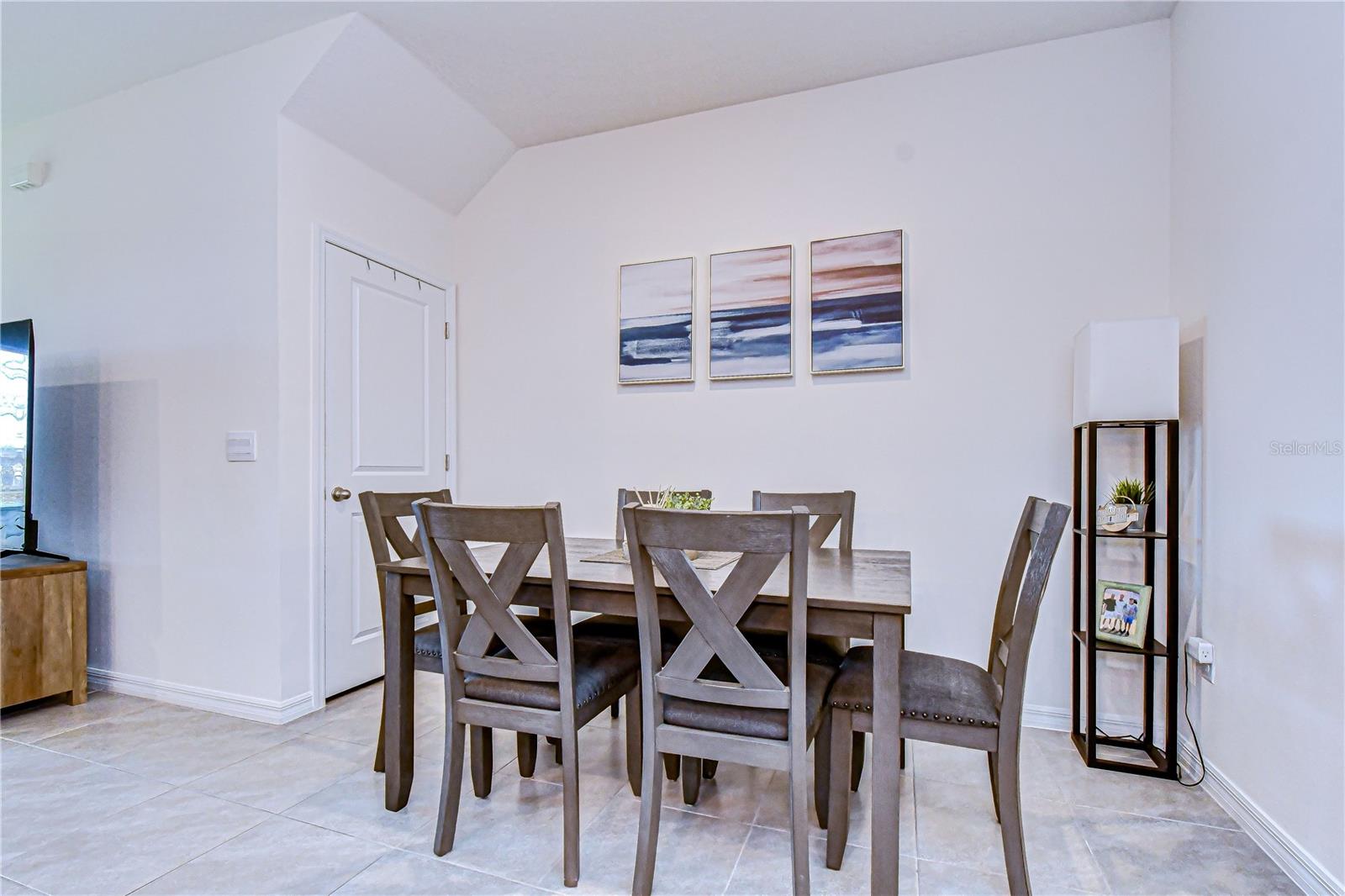 Image 11 of 31 For 219 Mangrove Shade Circle