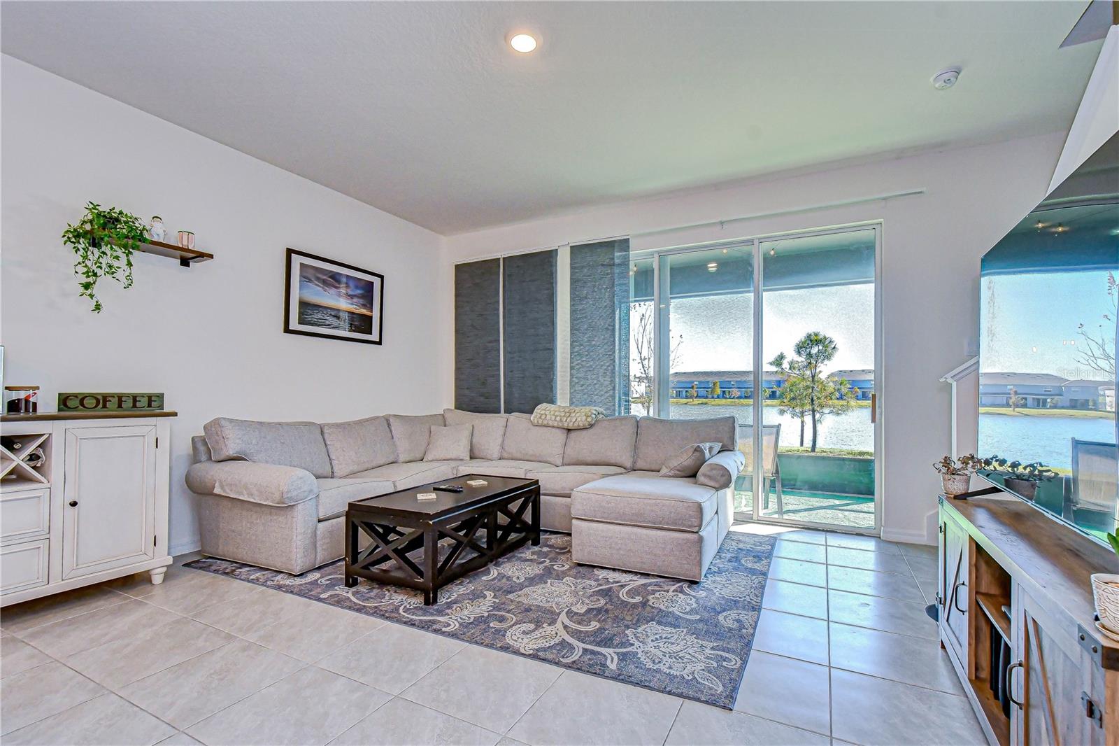 Image 12 of 31 For 219 Mangrove Shade Circle