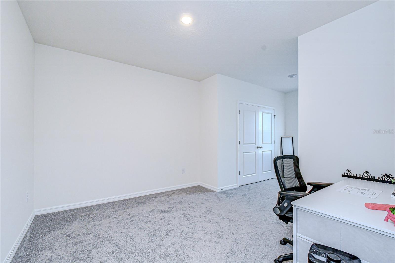 Image 17 of 31 For 219 Mangrove Shade Circle