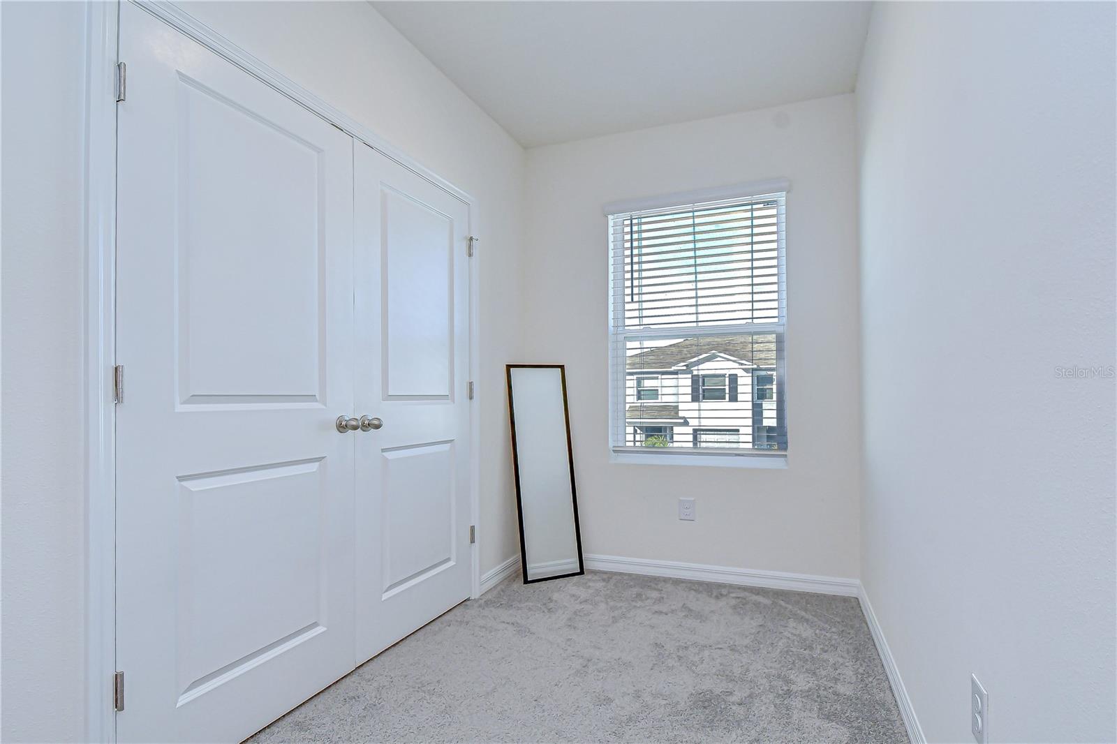 Image 19 of 31 For 219 Mangrove Shade Circle