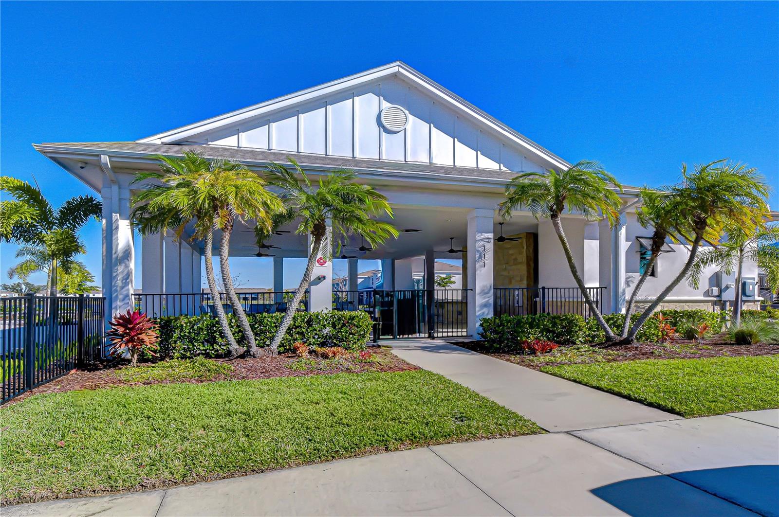 Image 25 of 31 For 219 Mangrove Shade Circle