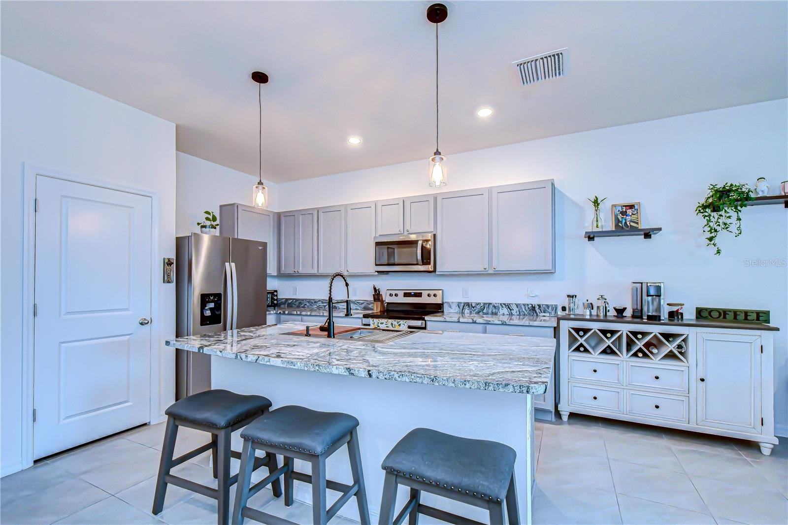 Image 8 of 31 For 219 Mangrove Shade Circle