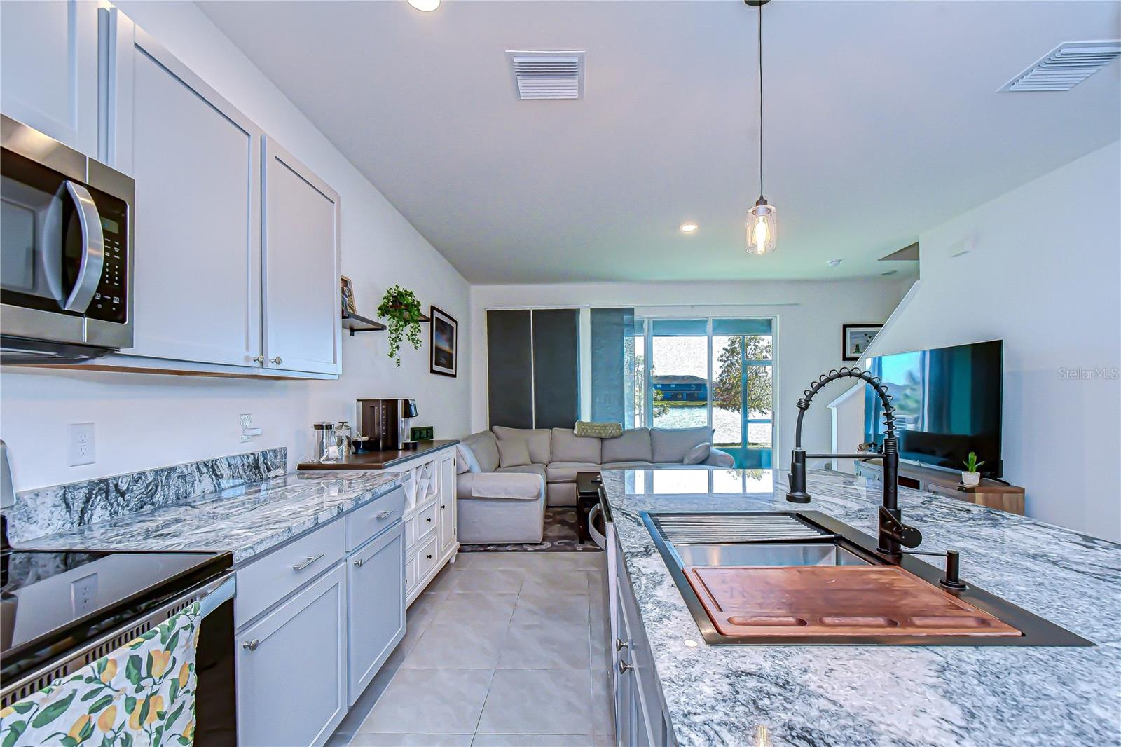 Image 9 of 31 For 219 Mangrove Shade Circle