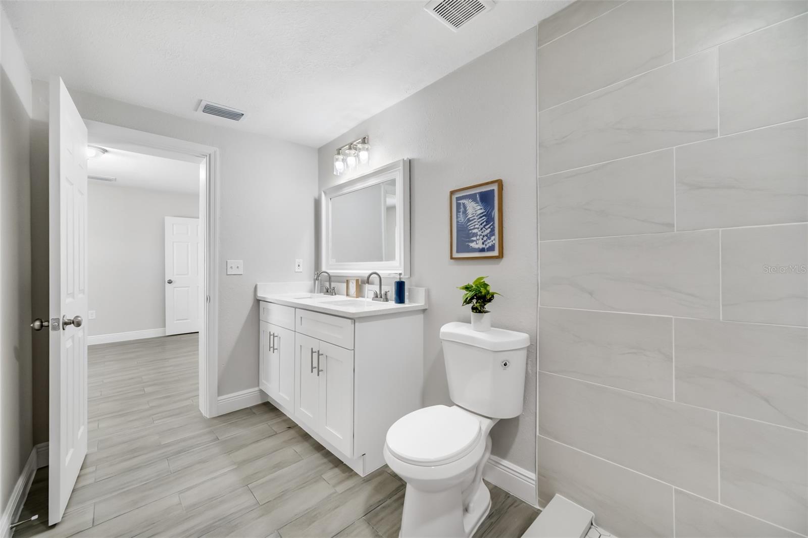 Image 21 of 33 For 4508 26th Avenue S