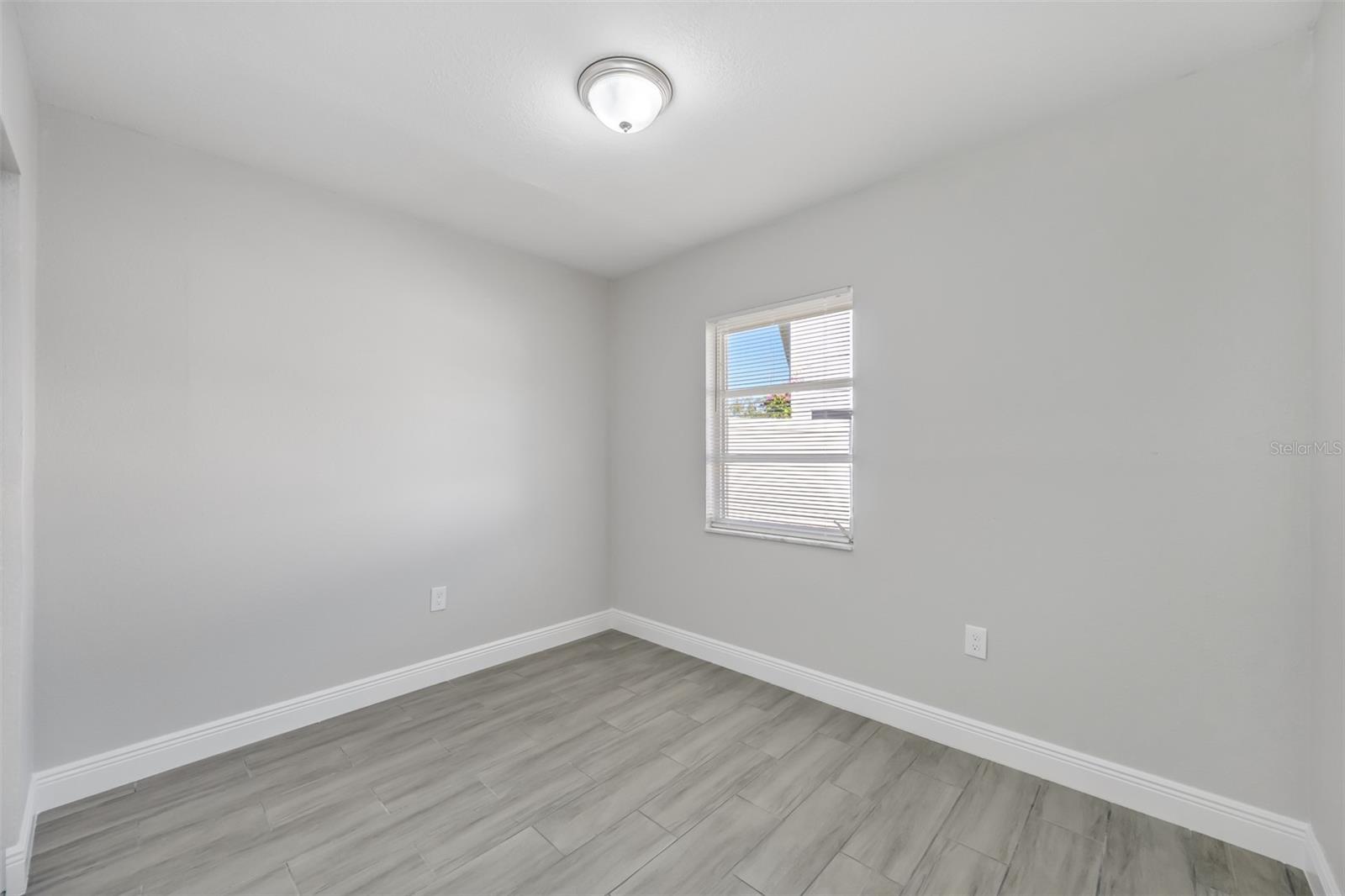 Image 22 of 33 For 4508 26th Avenue S