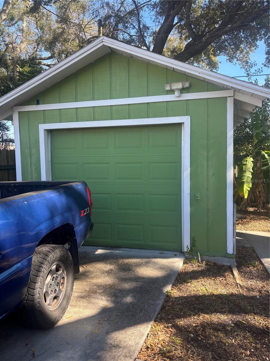 Image 8 of 26 For 8125 52nd Way N