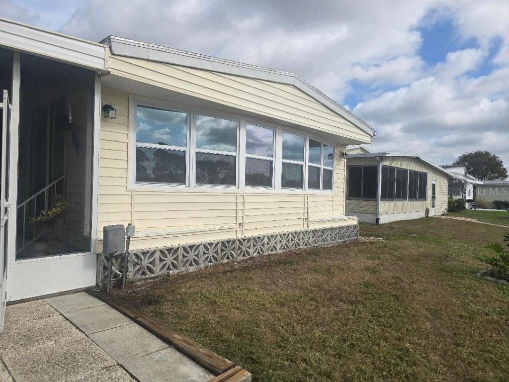 Image 7 of 19 For 808 53rd Avenue E 117