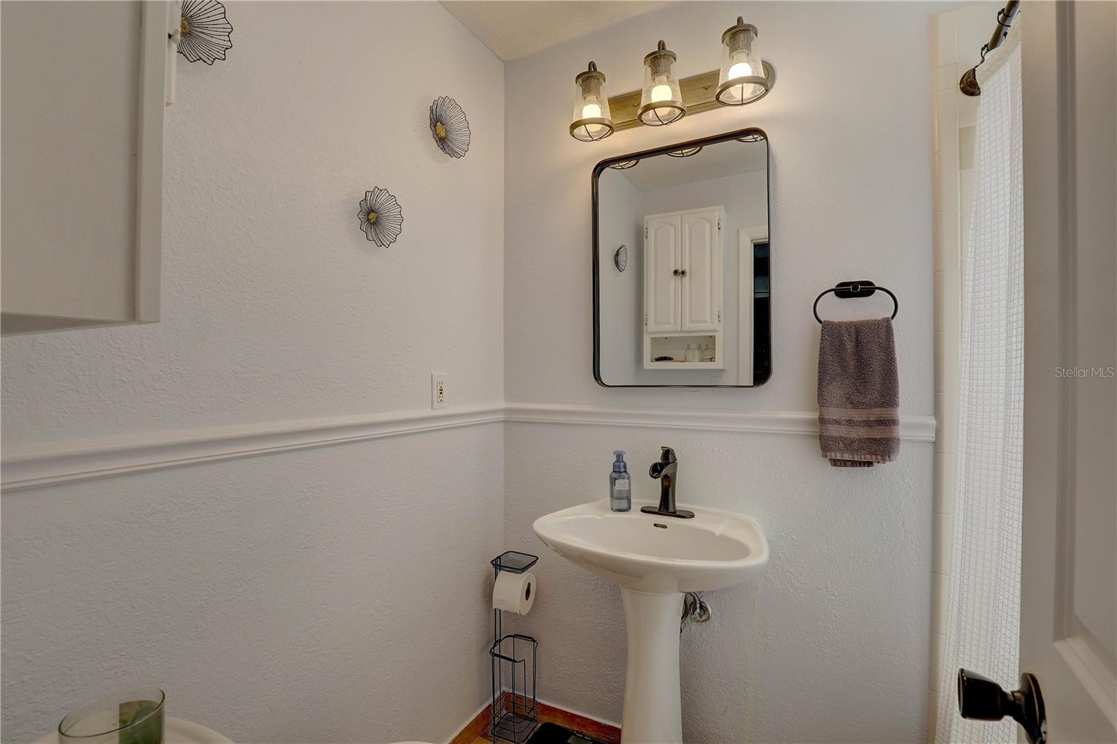 Image 25 of 45 For 8497 137th Street