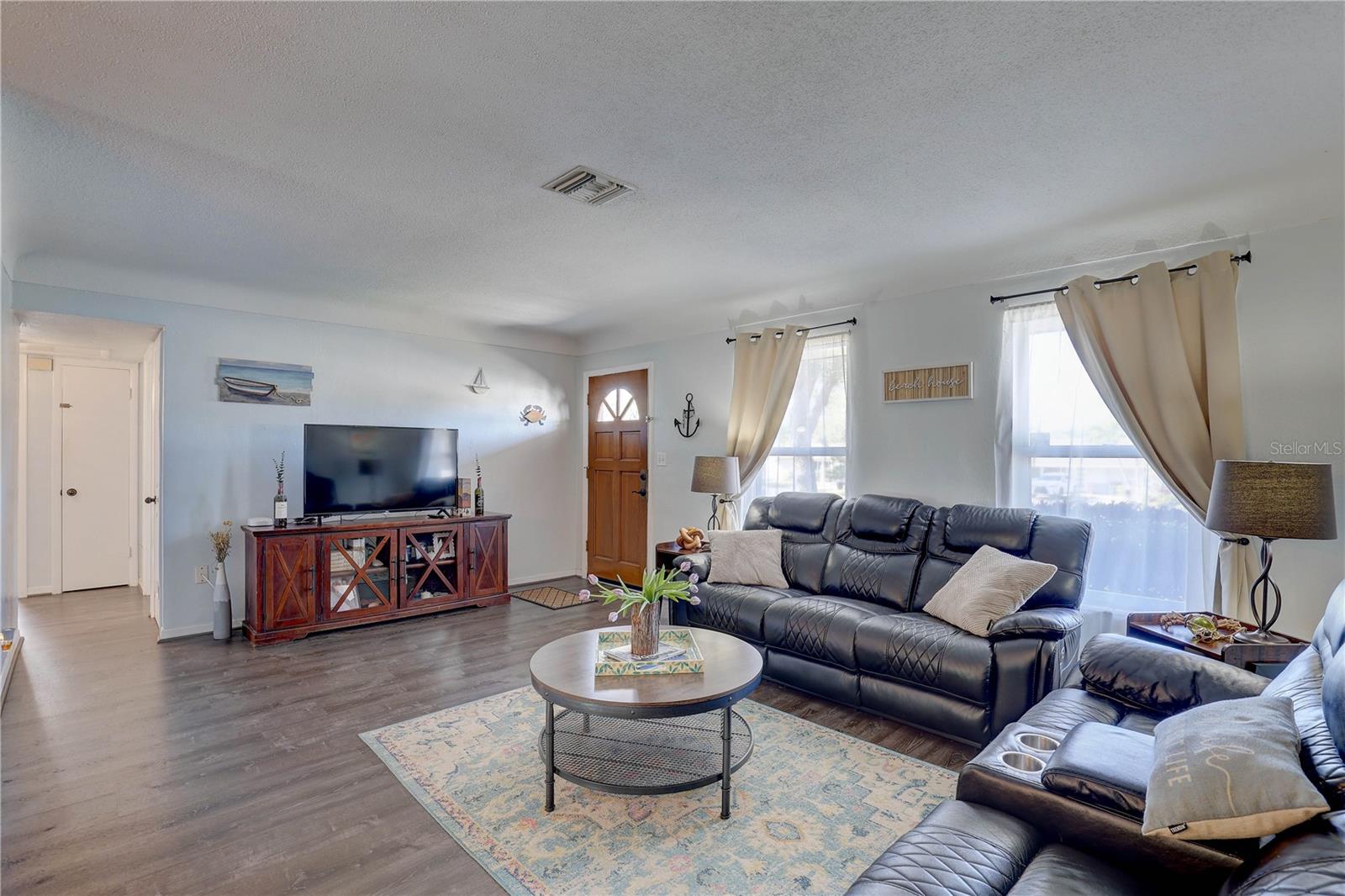 Image 8 of 45 For 8497 137th Street