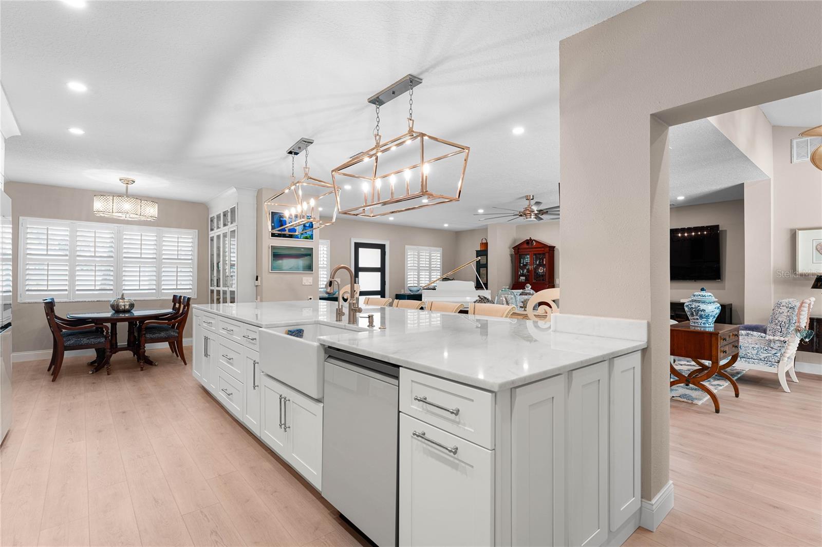 Image 12 of 65 For 848 Mandalay Avenue