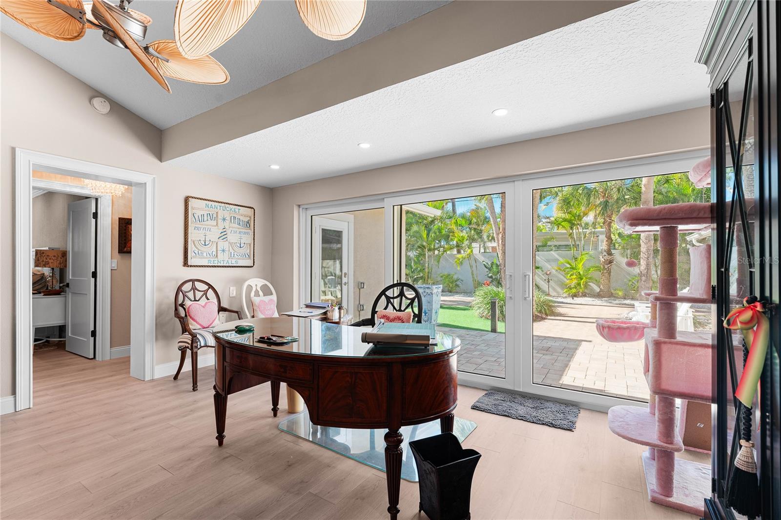 Image 23 of 65 For 848 Mandalay Avenue