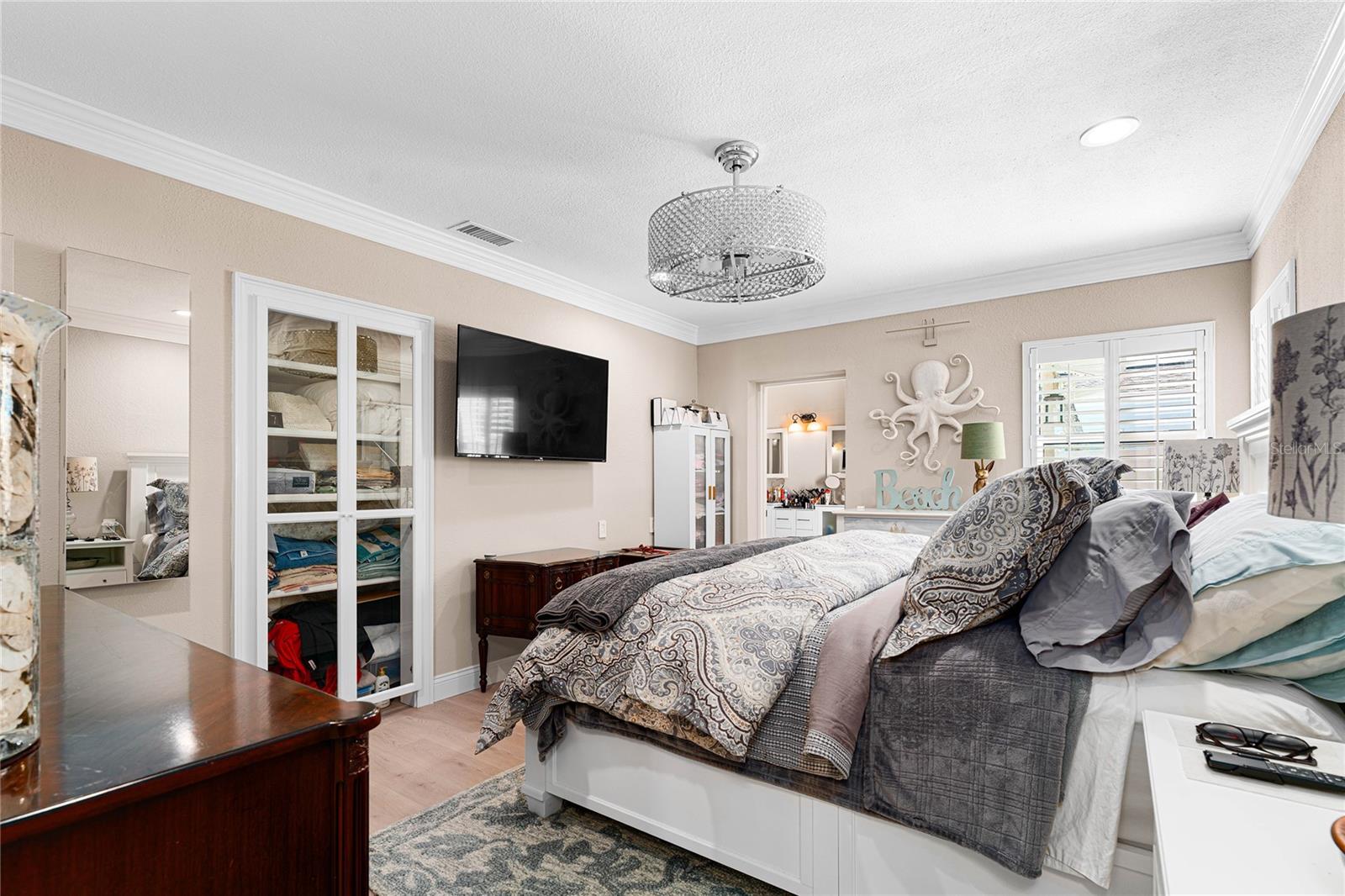 Image 25 of 65 For 848 Mandalay Avenue