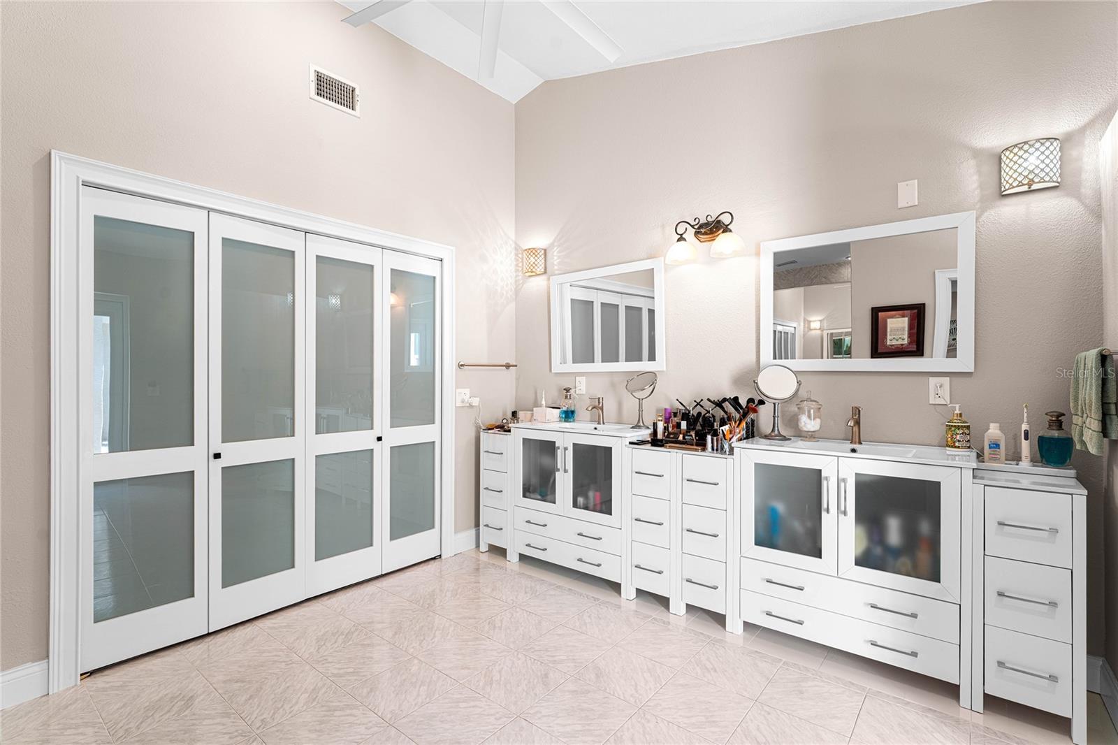 Image 27 of 65 For 848 Mandalay Avenue