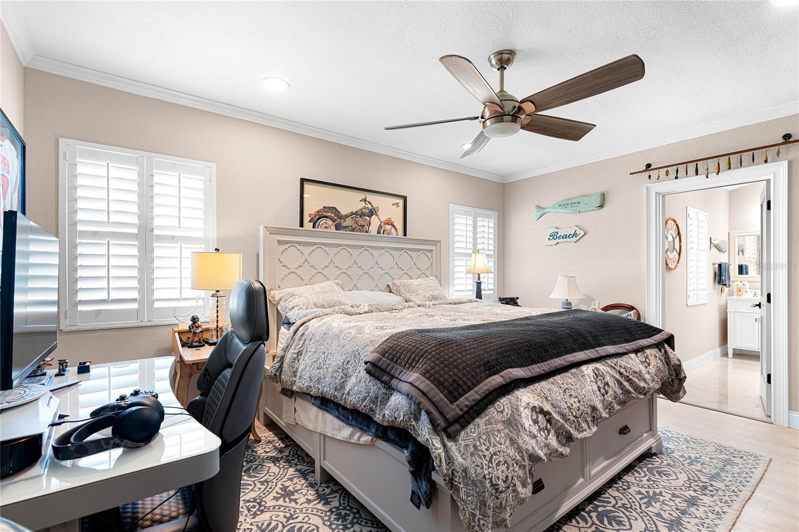 Image 30 of 65 For 848 Mandalay Avenue