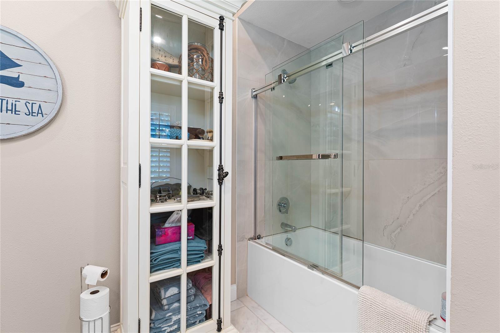 Image 33 of 65 For 848 Mandalay Avenue