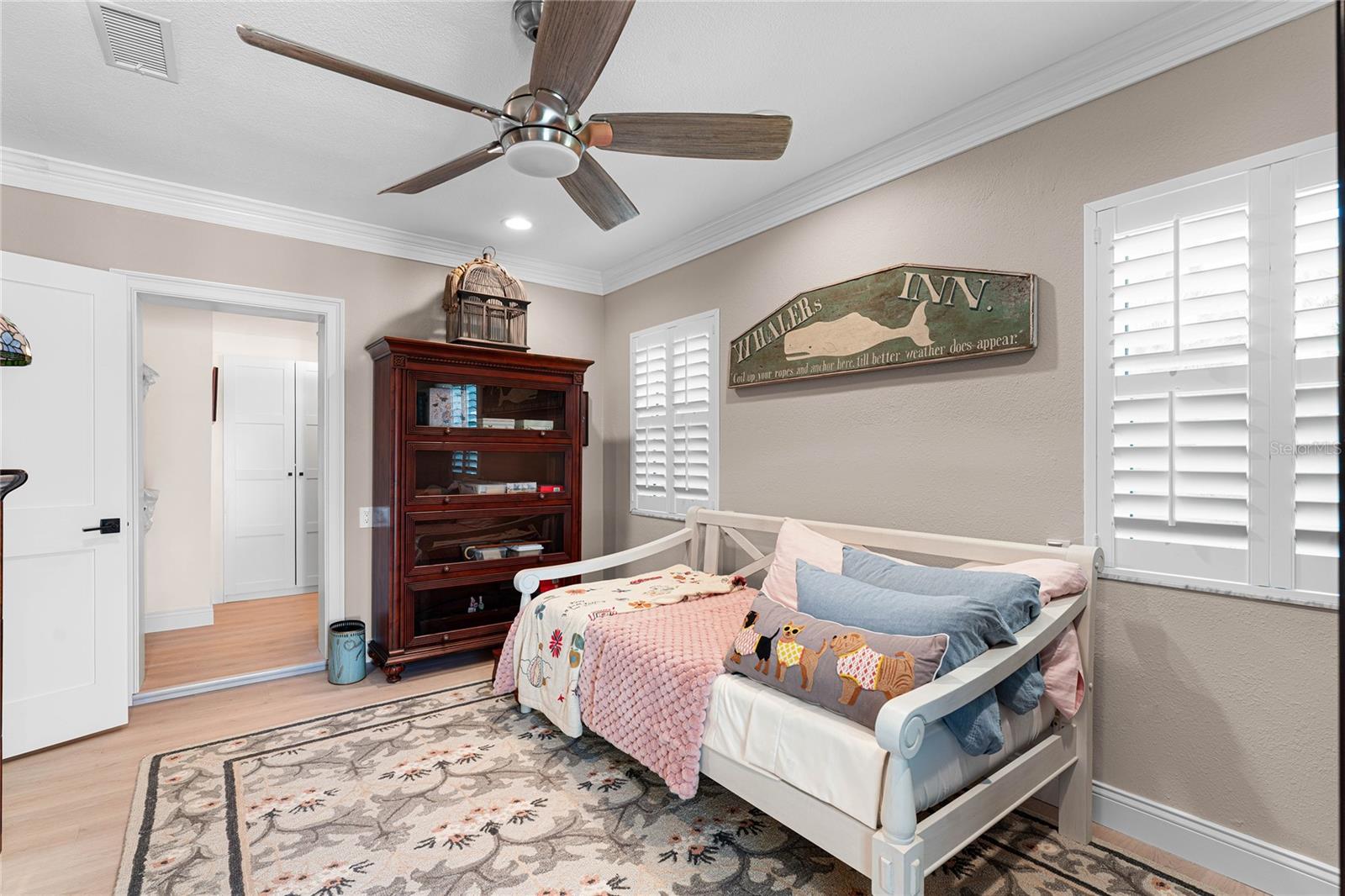 Image 36 of 65 For 848 Mandalay Avenue