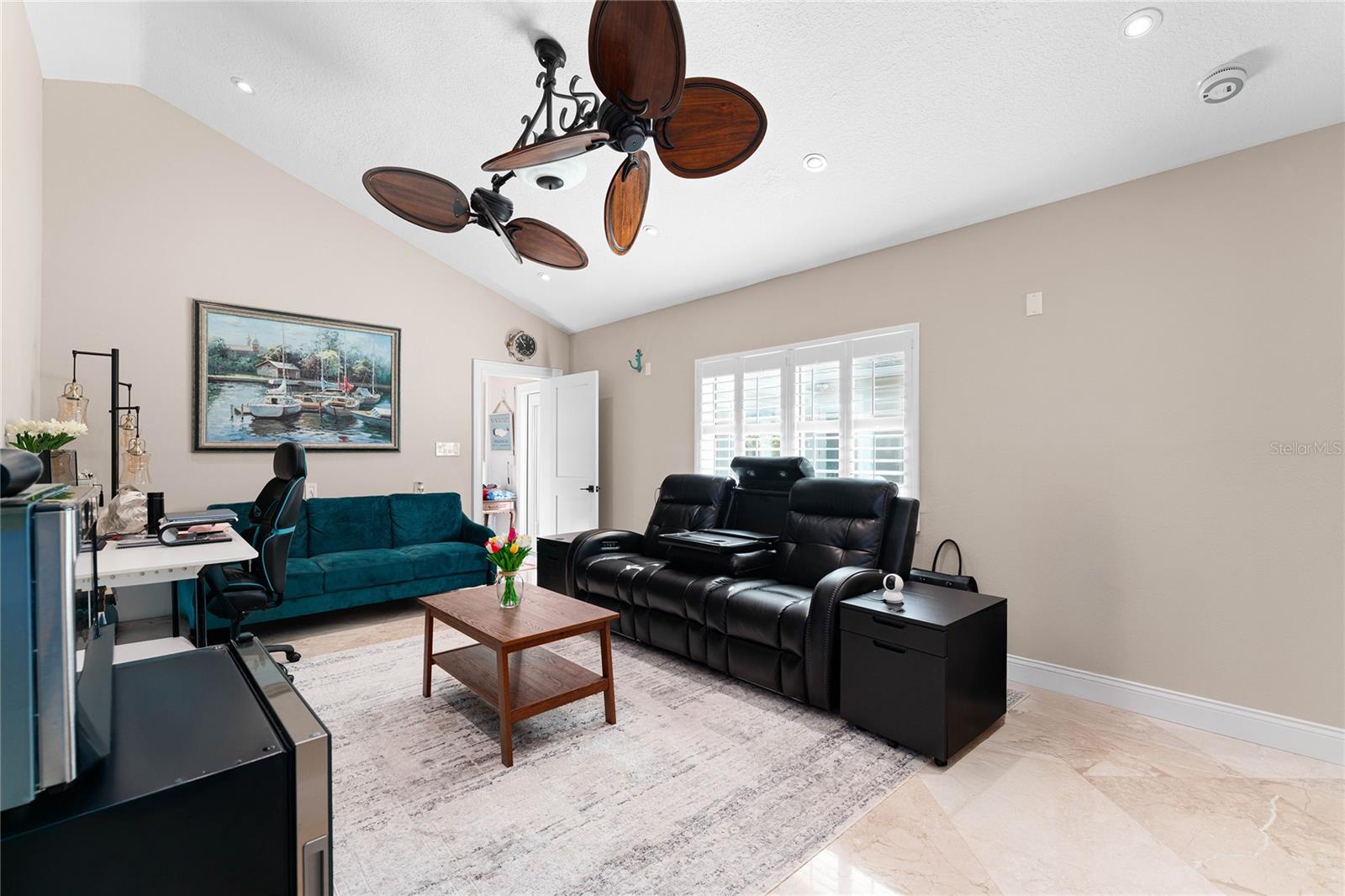 Image 45 of 65 For 848 Mandalay Avenue