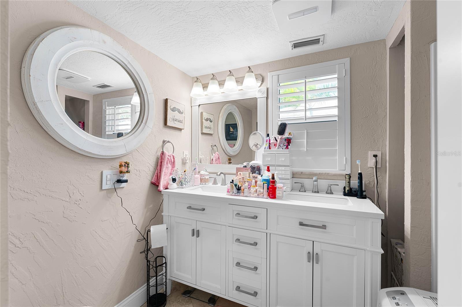 Image 48 of 65 For 848 Mandalay Avenue