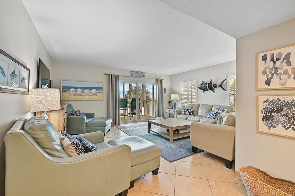 Image 2 of 8 For 6154 Midnight Pass Road 206