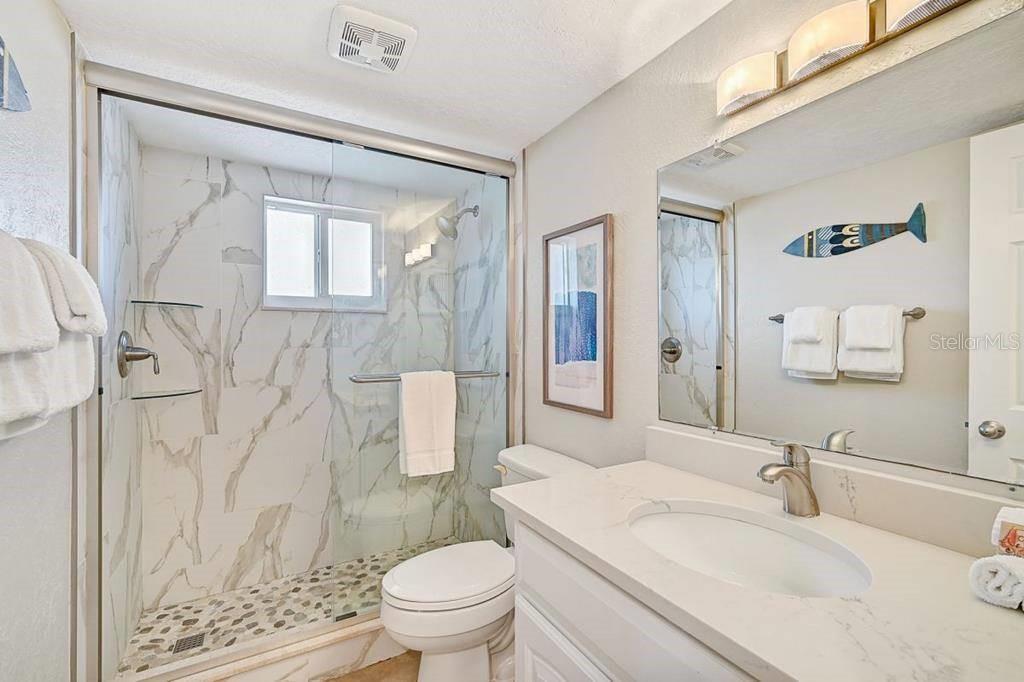 Image 6 of 8 For 6154 Midnight Pass Road 206