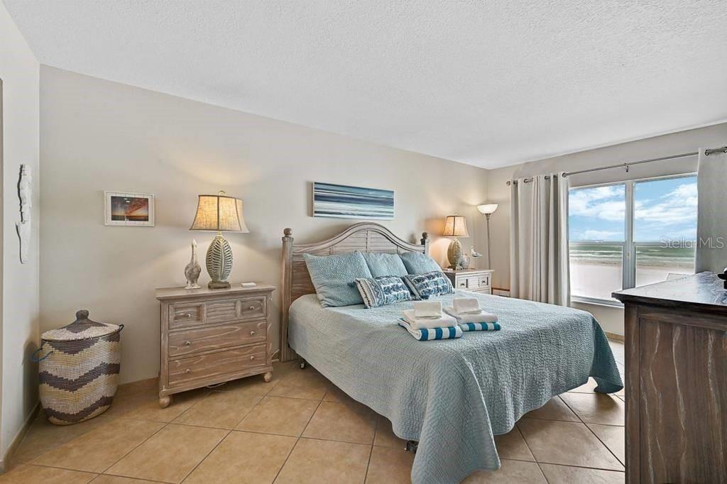 Image 7 of 8 For 6154 Midnight Pass Road 206