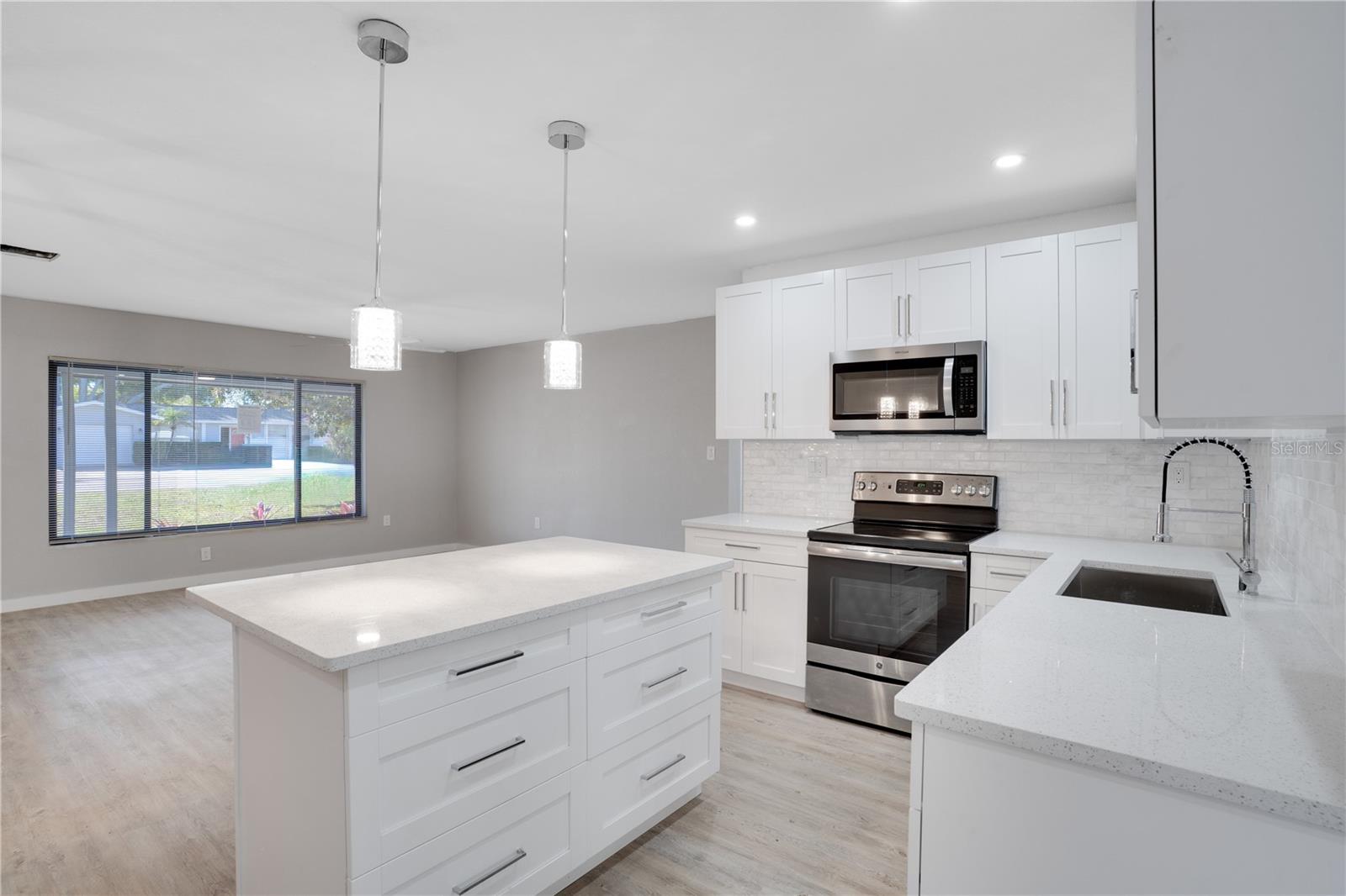 Image 10 of 35 For 13845 94th Avenue