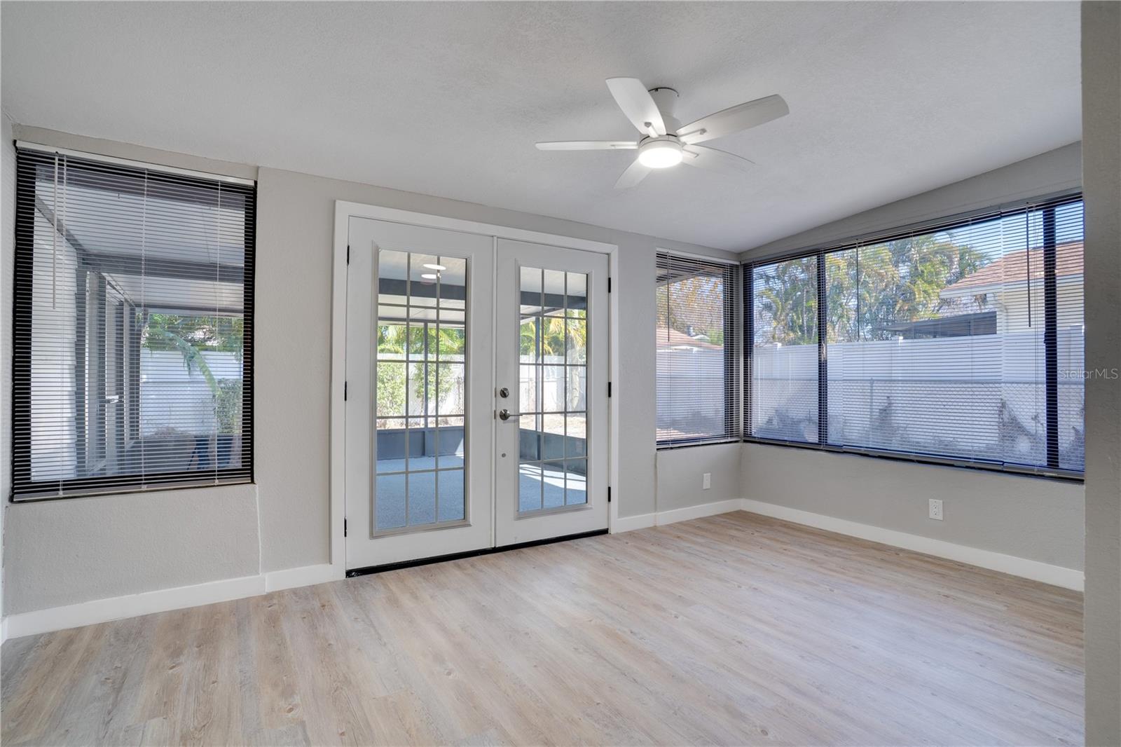 Image 11 of 35 For 13845 94th Avenue