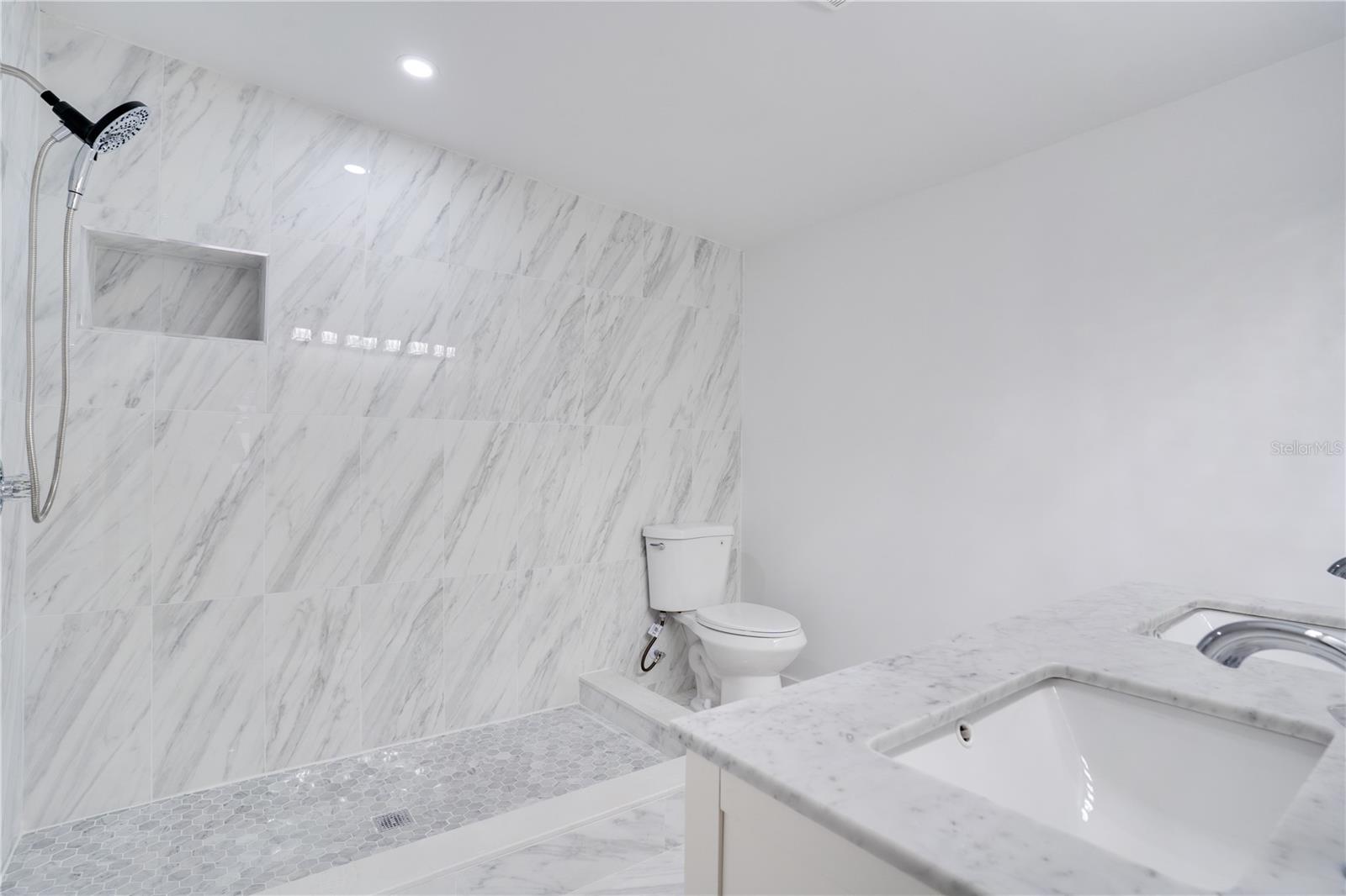 Image 15 of 35 For 13845 94th Avenue