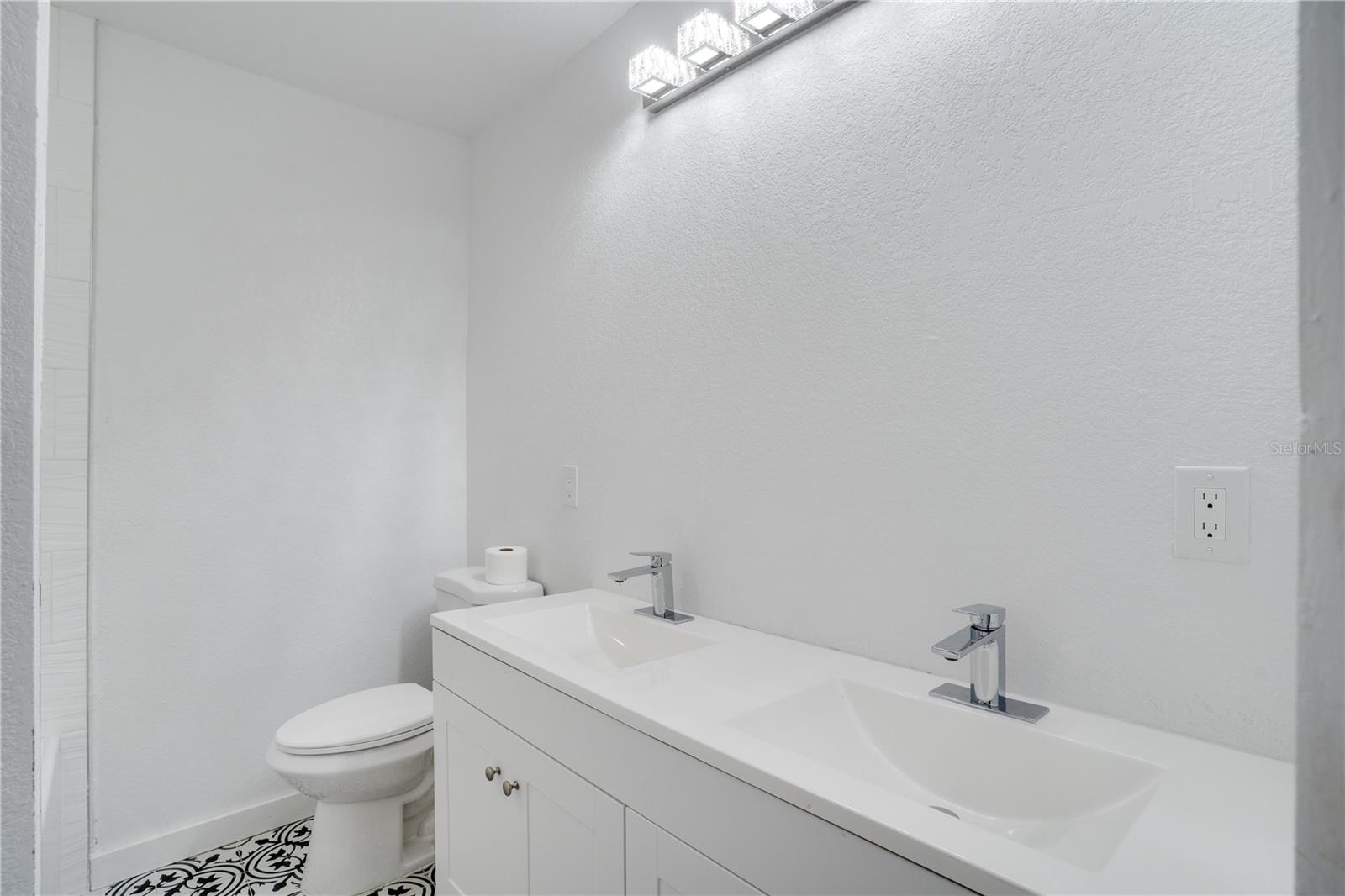 Image 21 of 35 For 13845 94th Avenue