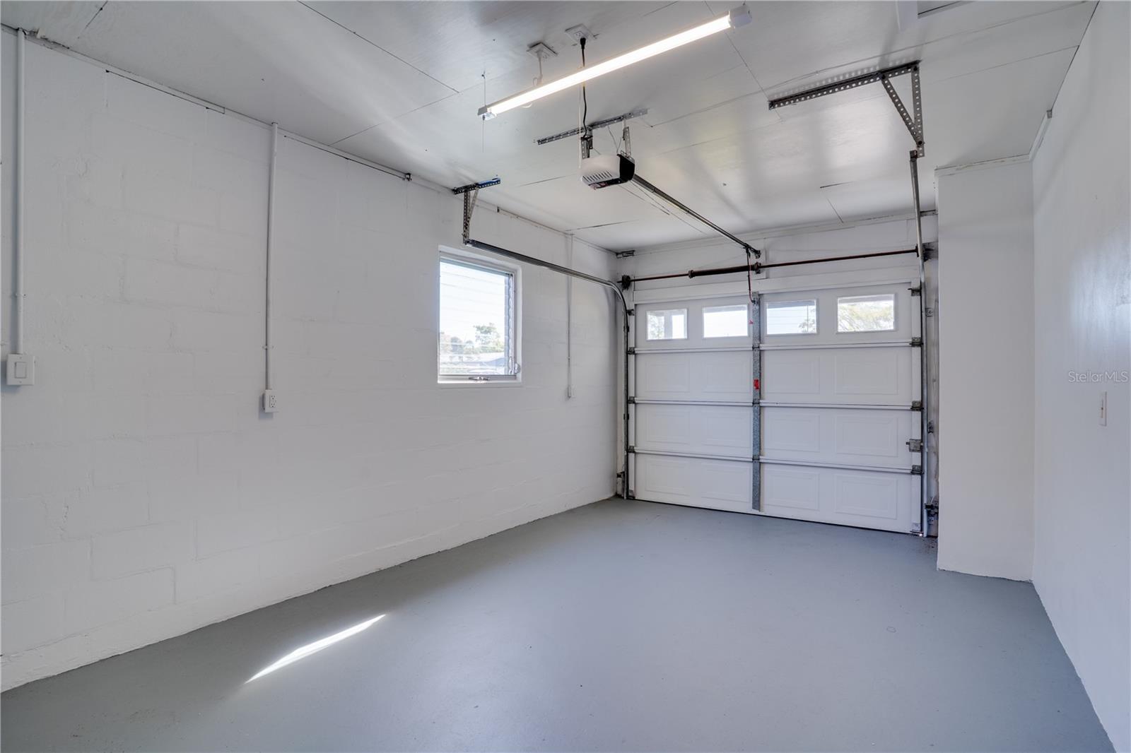 Image 23 of 35 For 13845 94th Avenue