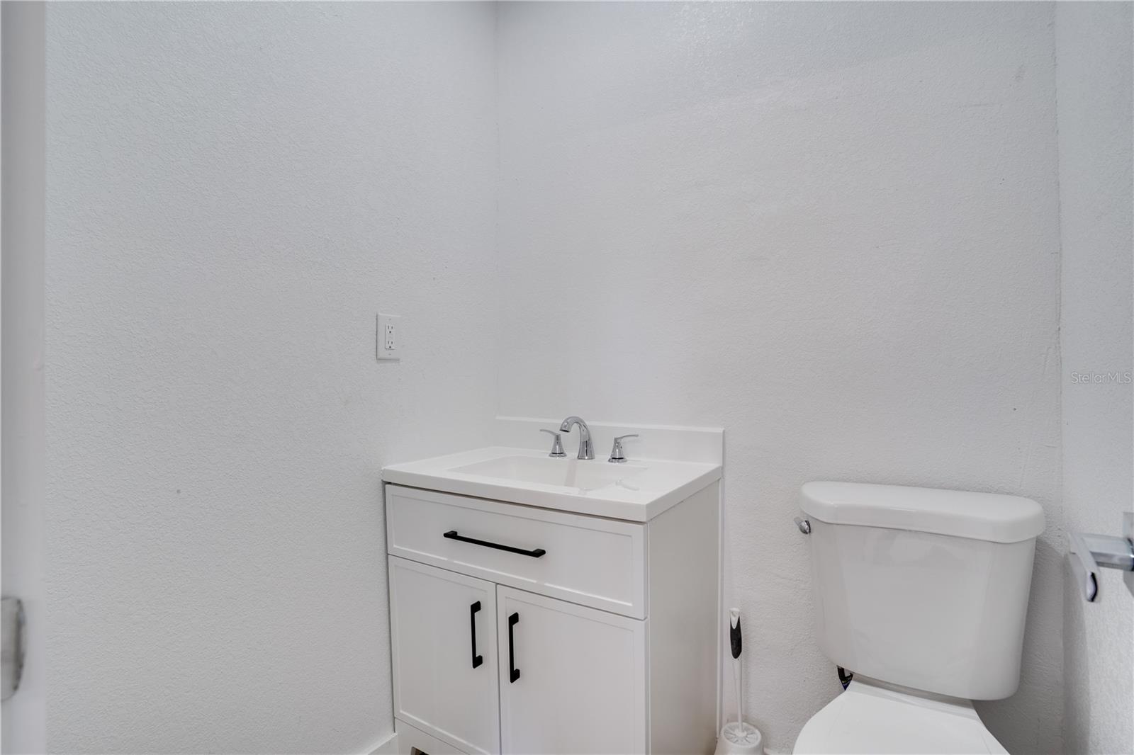 Image 24 of 35 For 13845 94th Avenue