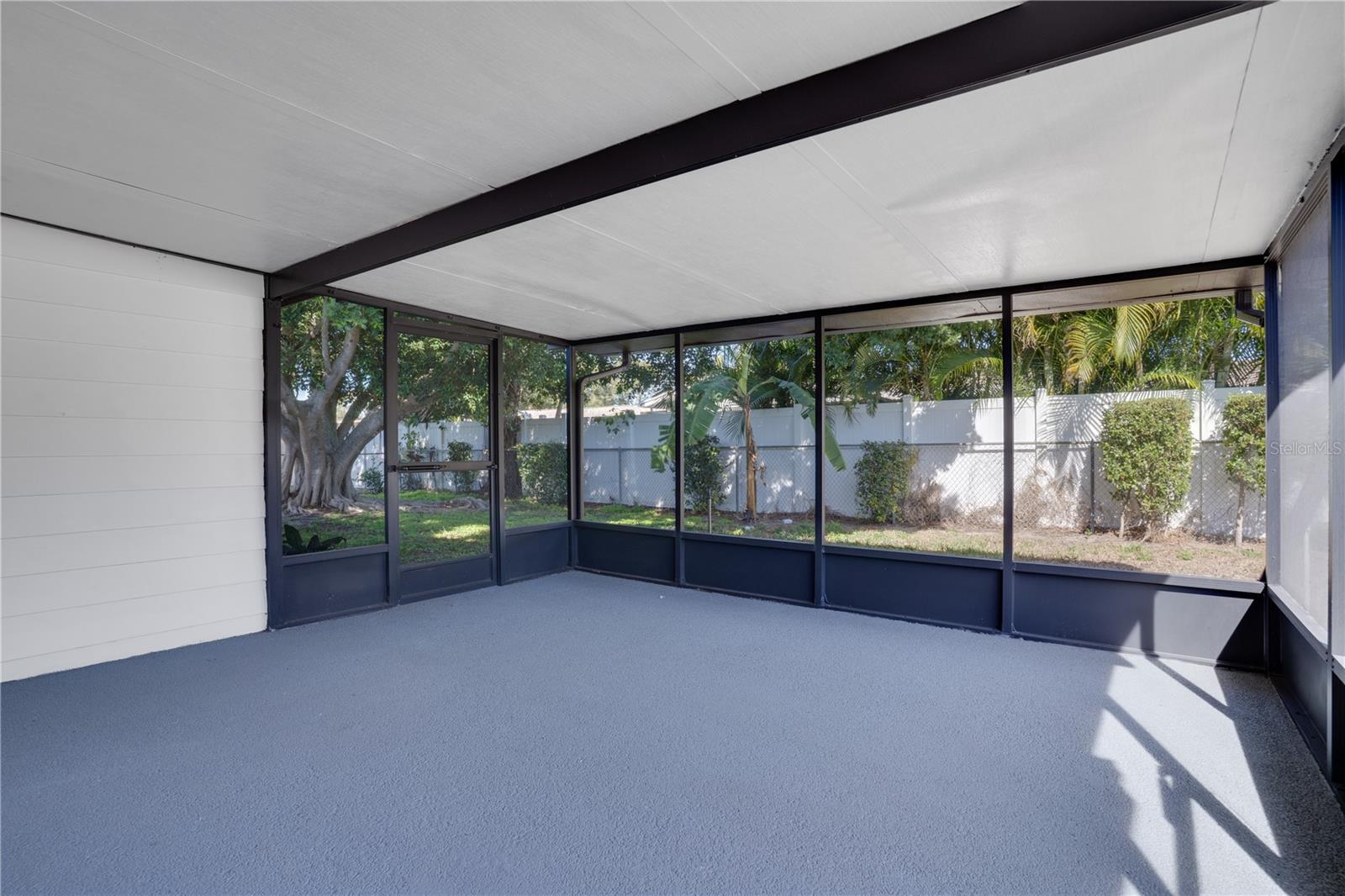 Image 26 of 35 For 13845 94th Avenue