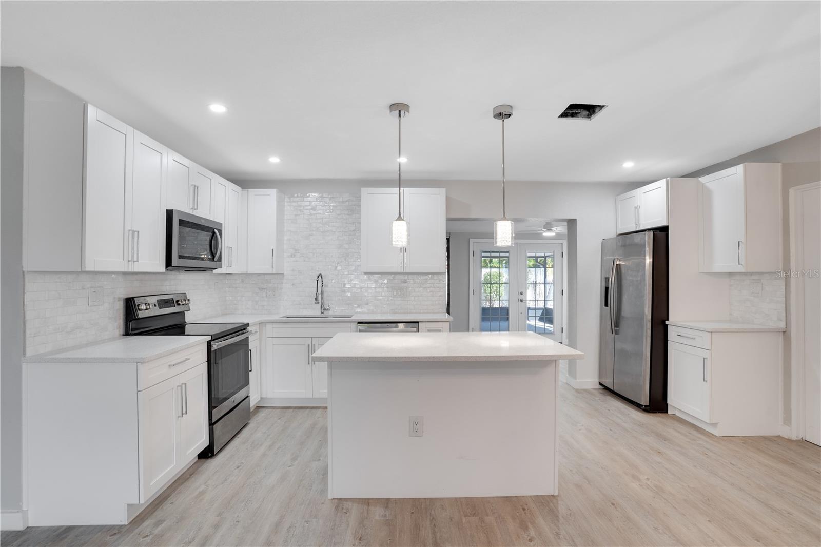 Image 7 of 35 For 13845 94th Avenue