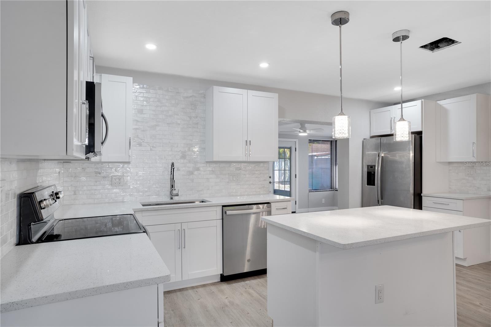 Image 8 of 35 For 13845 94th Avenue