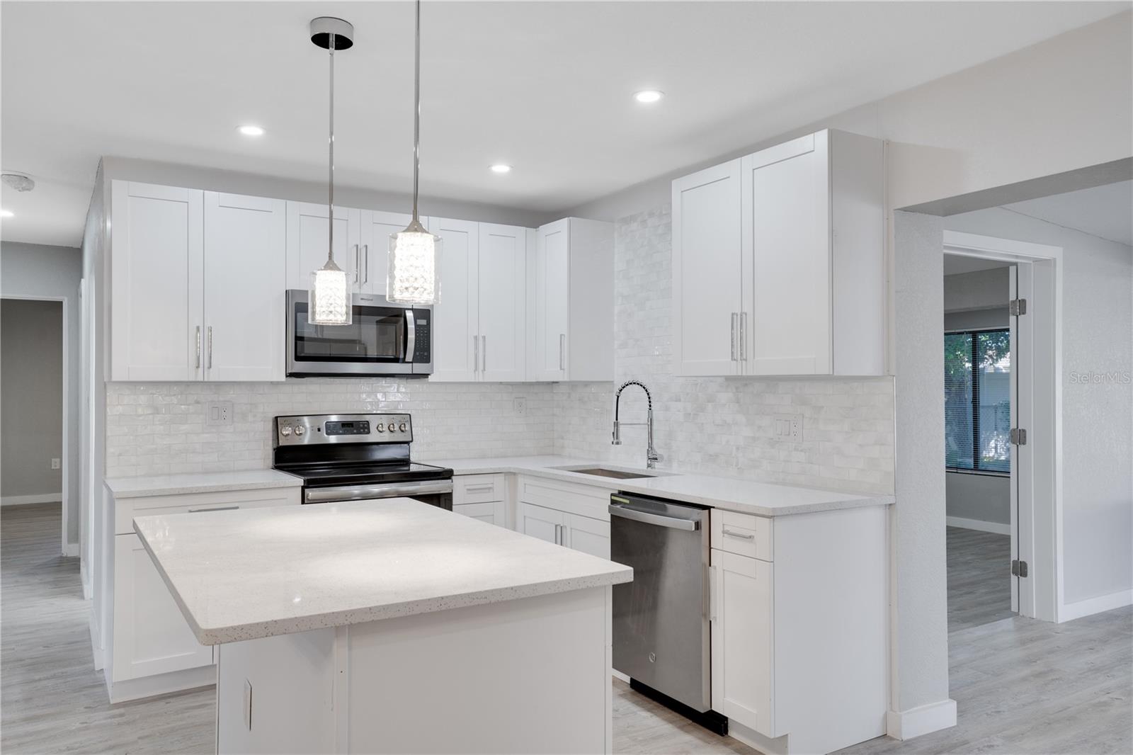 Image 9 of 35 For 13845 94th Avenue